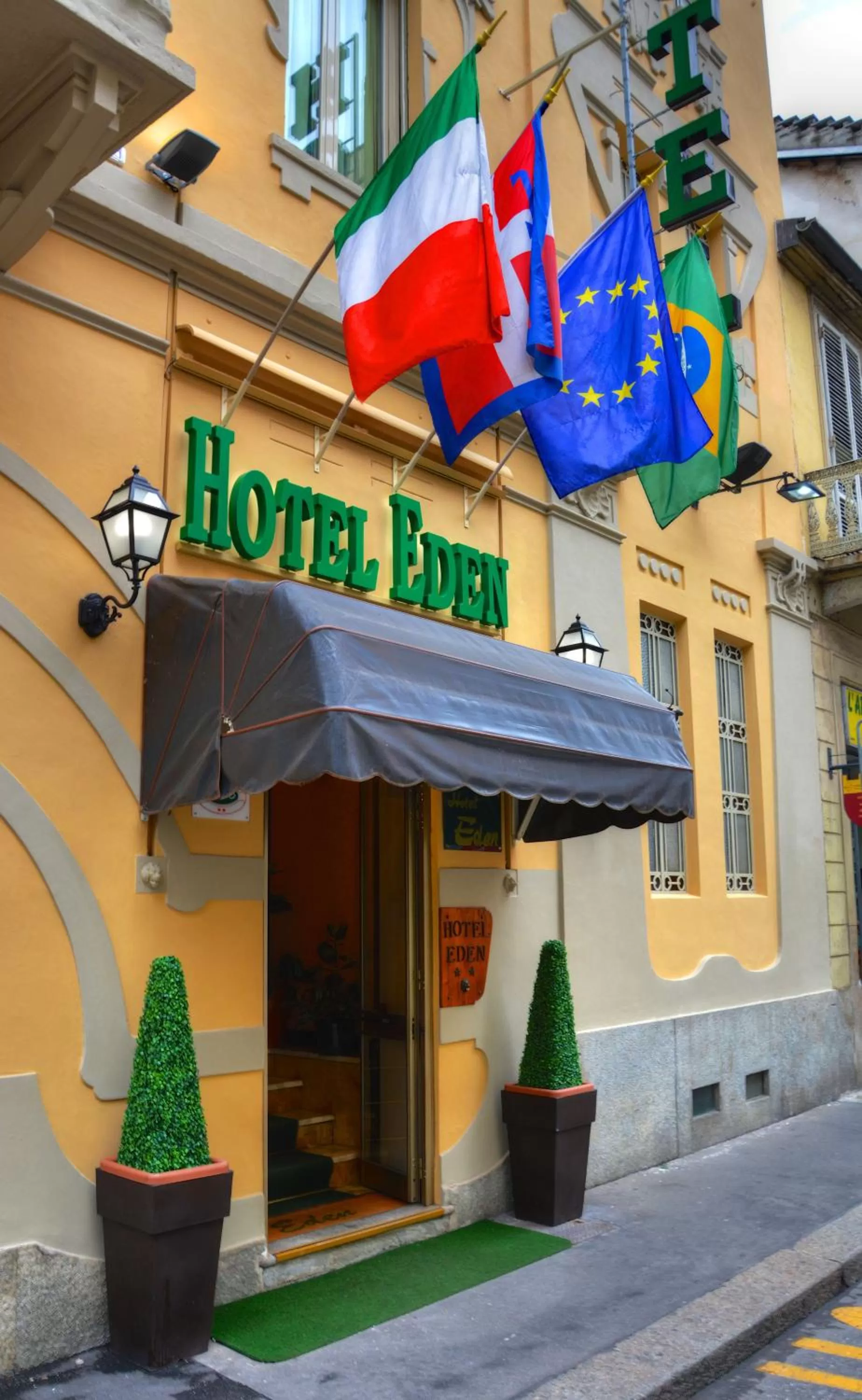 Facade/entrance in Hotel Eden