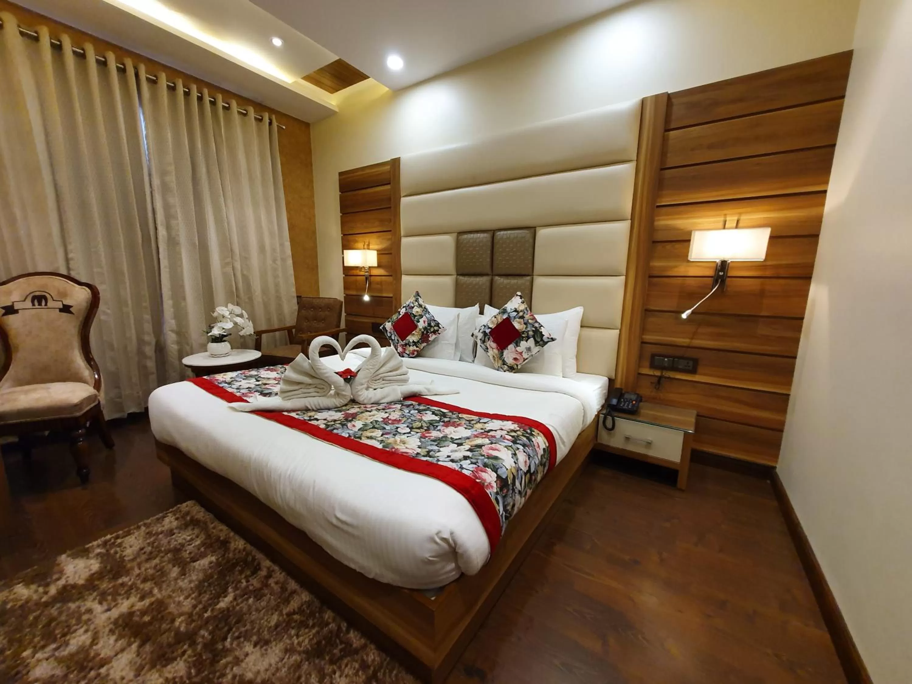 Bed in Hotel Makhan Residency