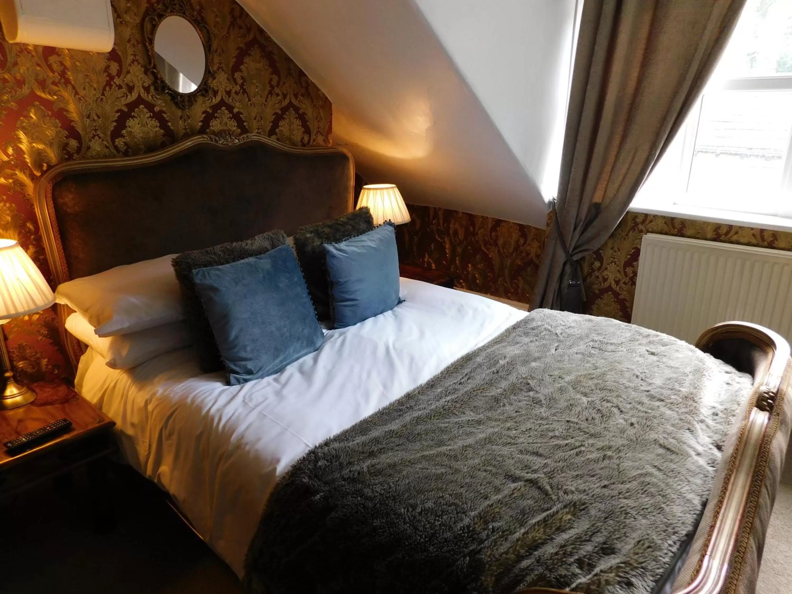 Bed in The Old Registry guest house