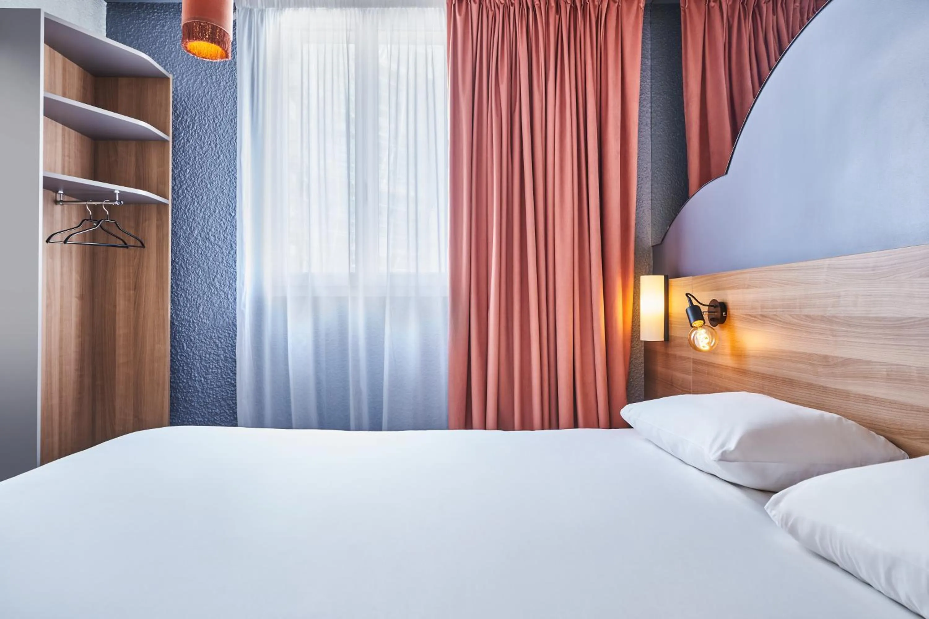 Photo of the whole room, Bed in ibis Styles Paris Alesia Montparnasse