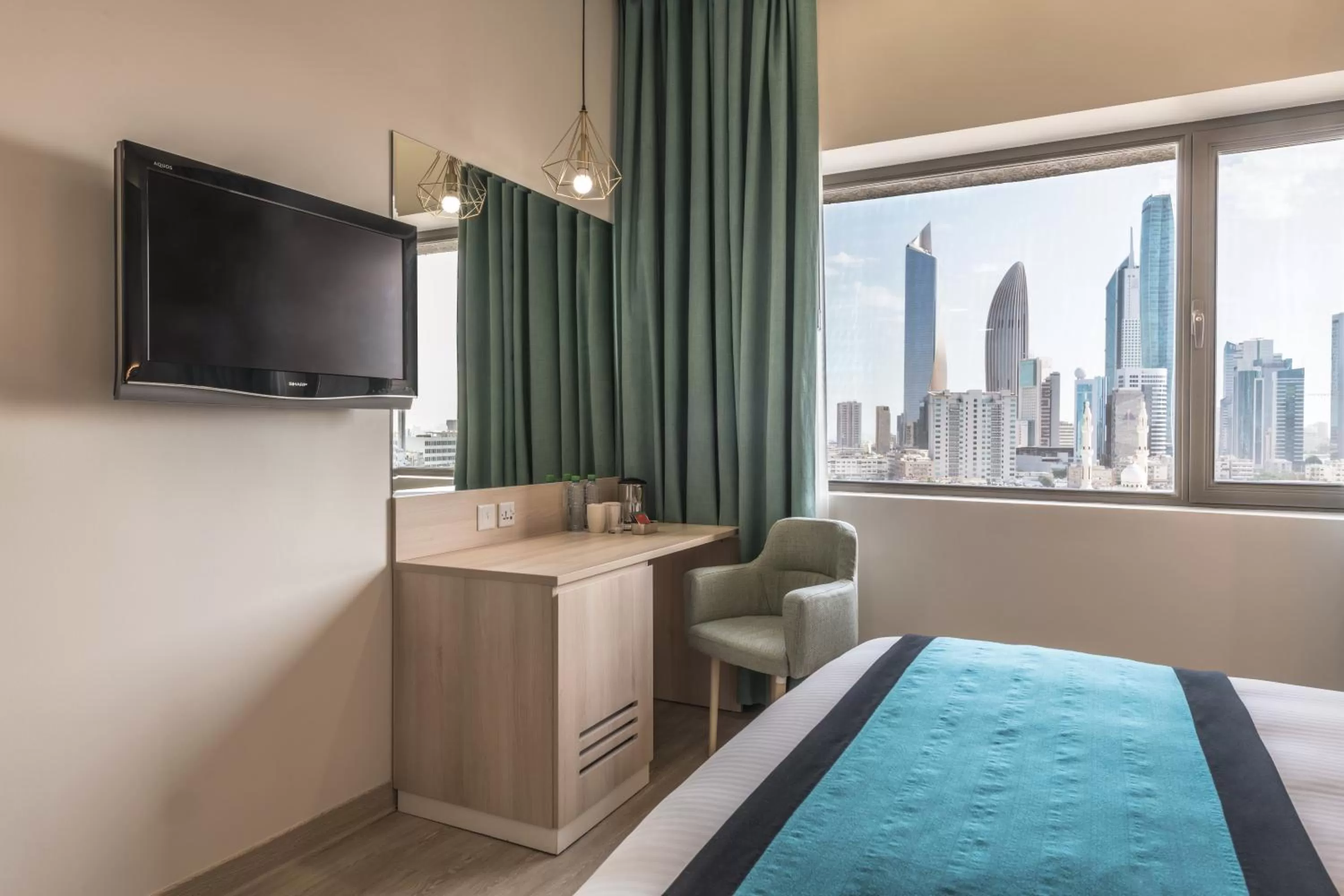 Bedroom, Bed in Oasis Hotel