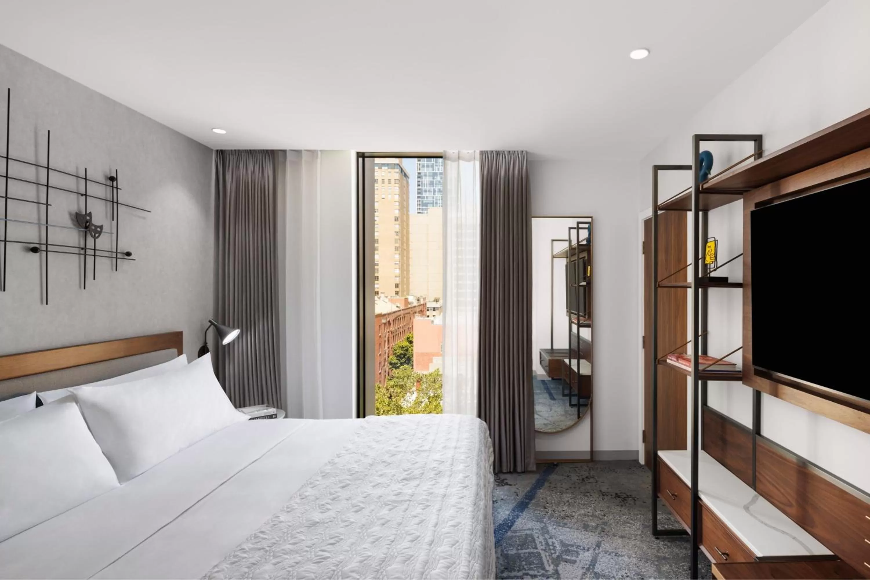 Photo of the whole room, Bed in Le Meridien Melbourne