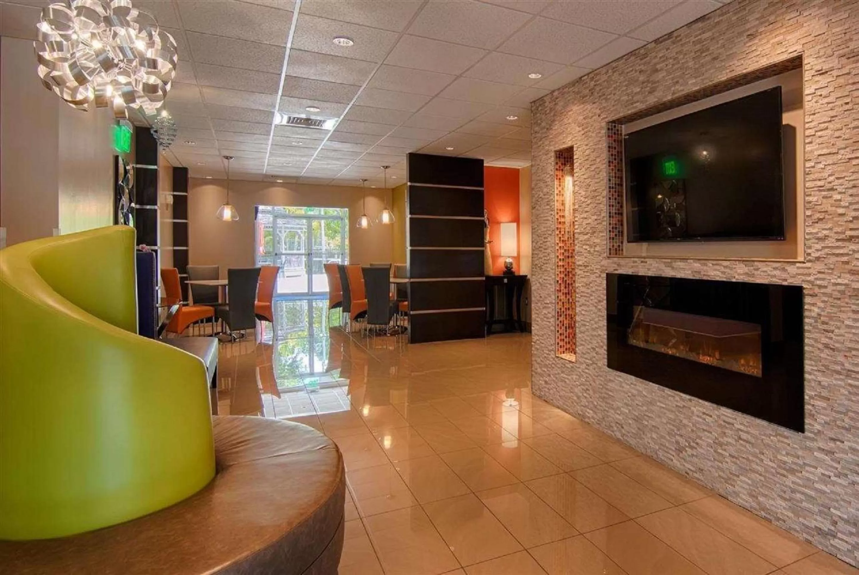 Lobby or reception in Days Inn & Suites by Wyndham Bonita Springs North Naples