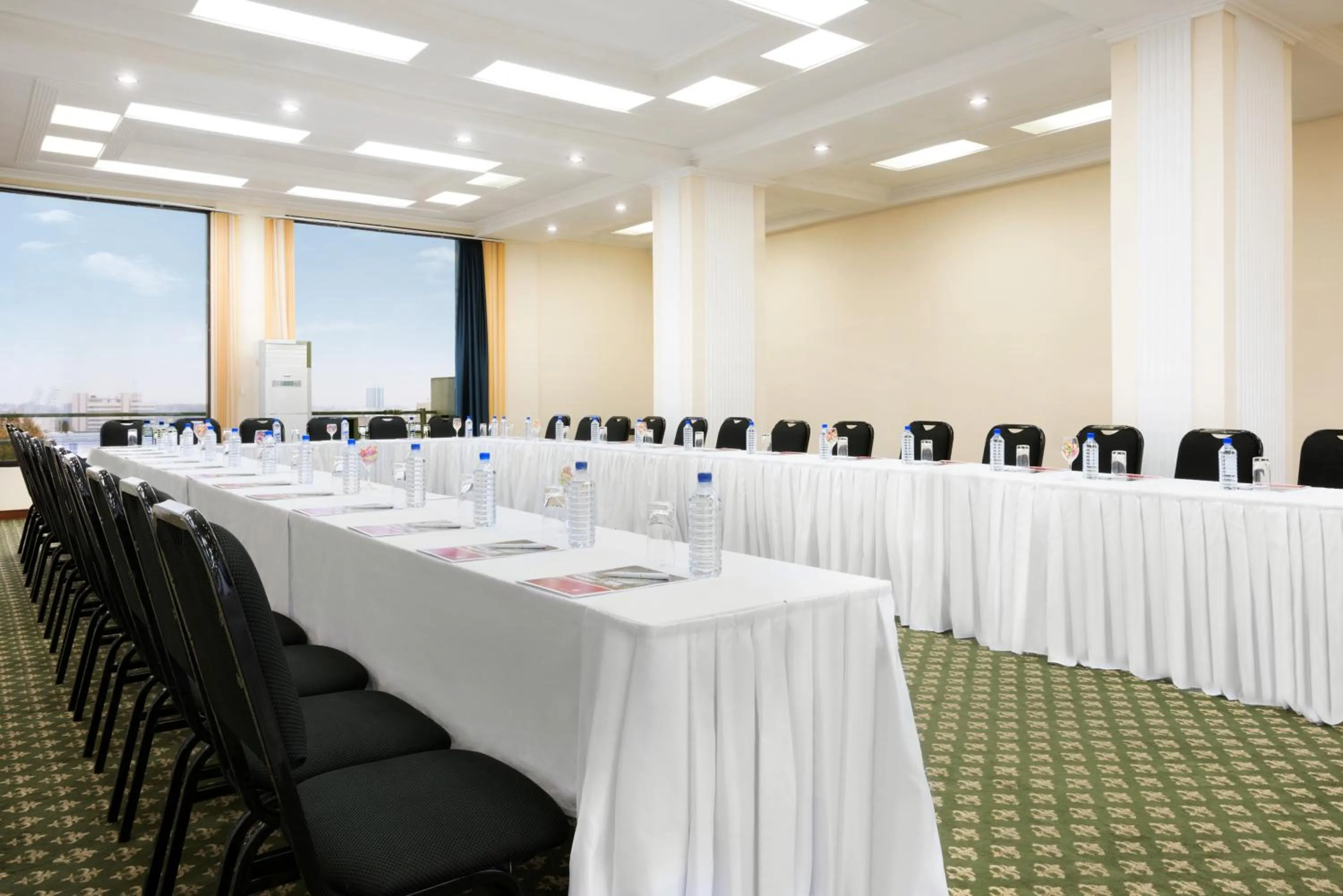 Business facilities in Ramada by Wyndham Tashkent