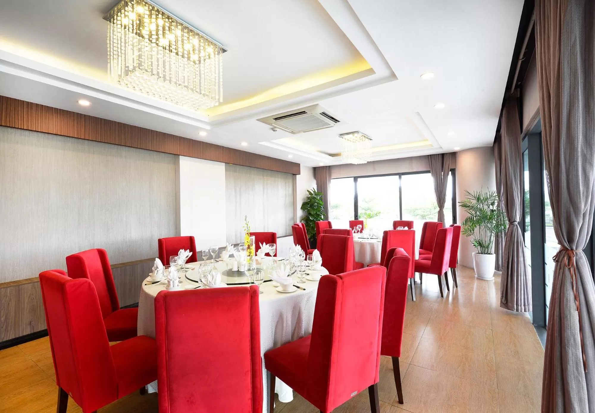 Restaurant/places to eat in The Reed Hotel