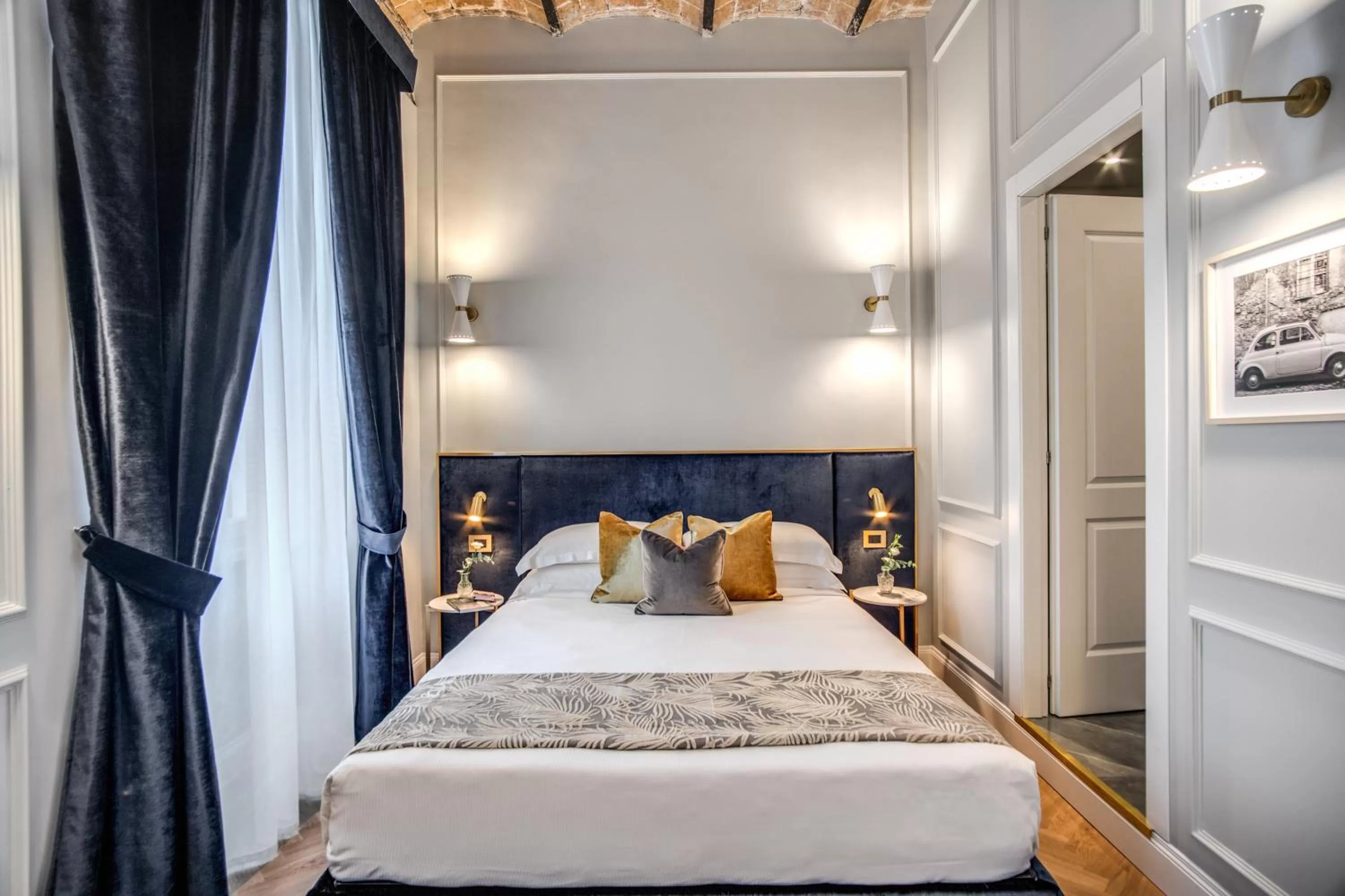 Bed in Tree Charme Augusto Boutique Hotel