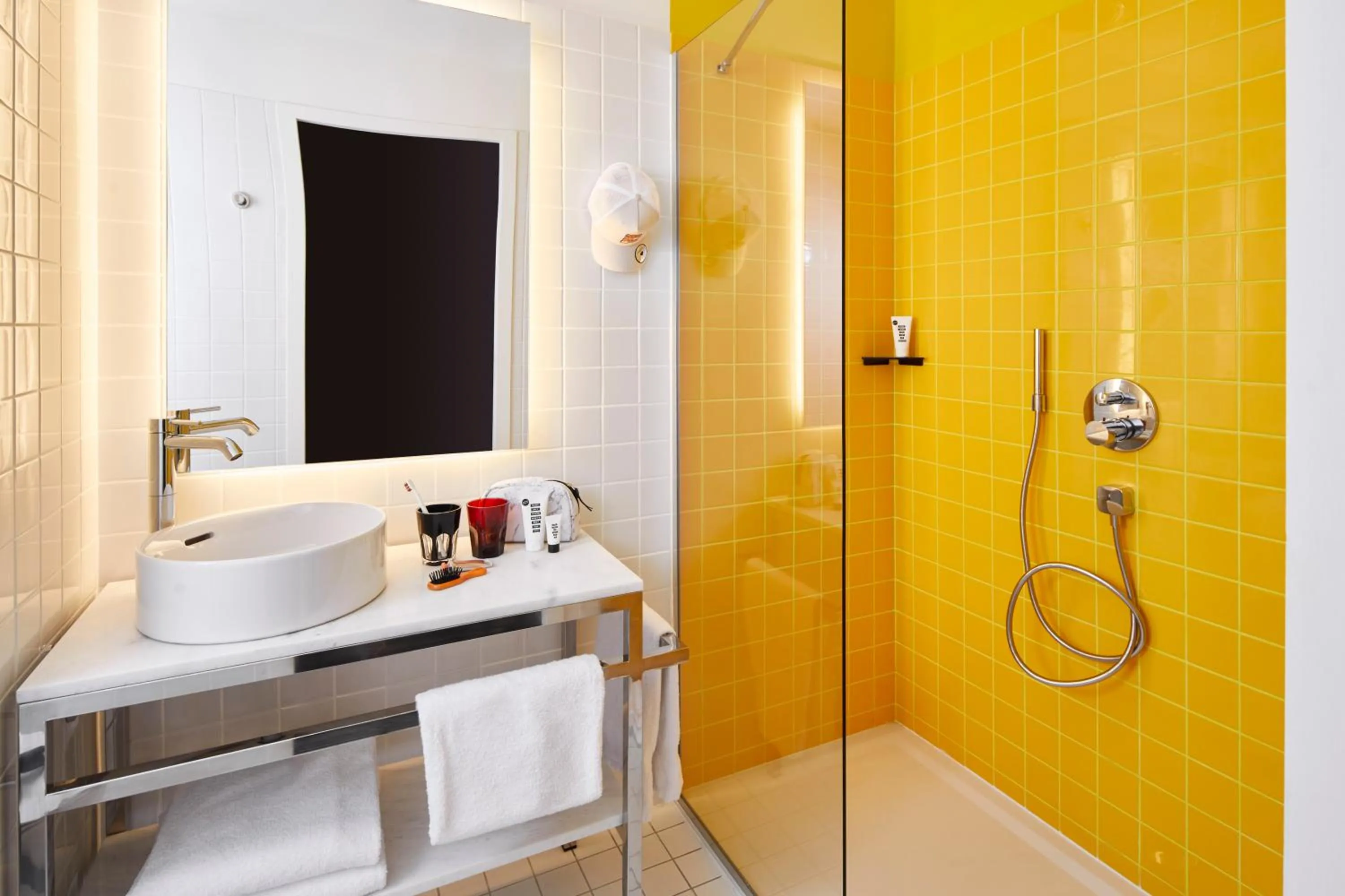 Bathroom in Mama Shelter Paris La Défense