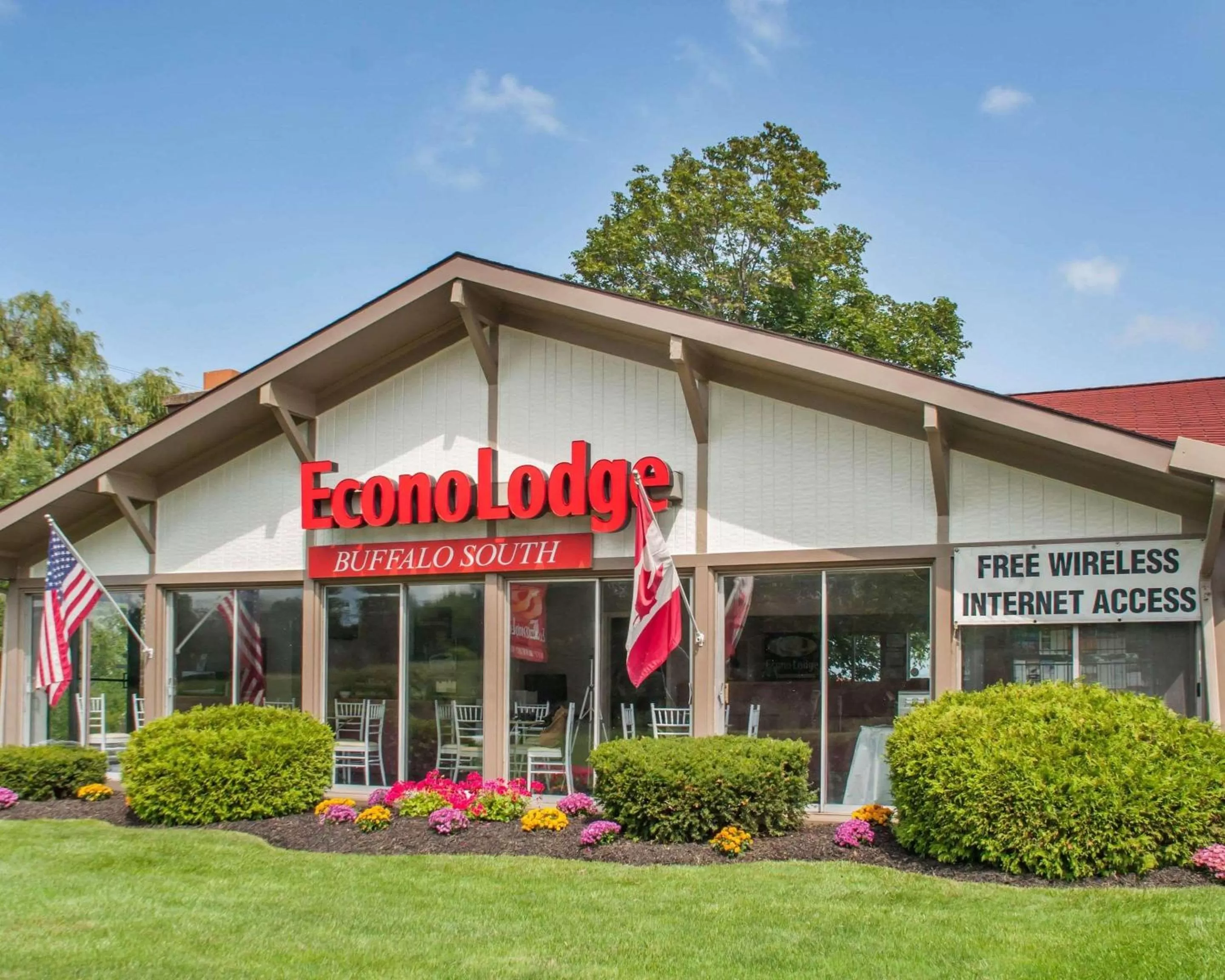 Property building in Econo Lodge Buffalo South