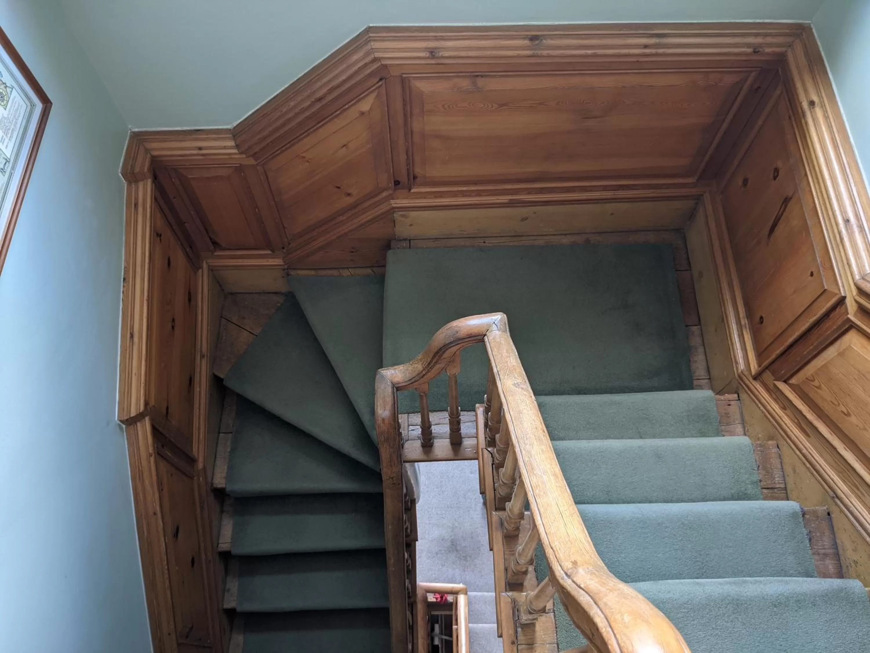 The Londesborough Arms bar with en-suite rooms