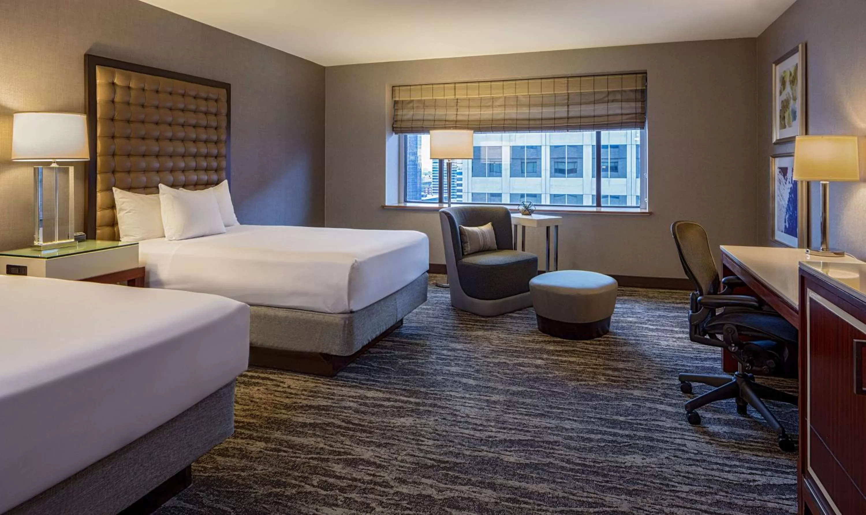 Photo of the whole room, Bed in Hyatt Regency Saint Louis at The Arch