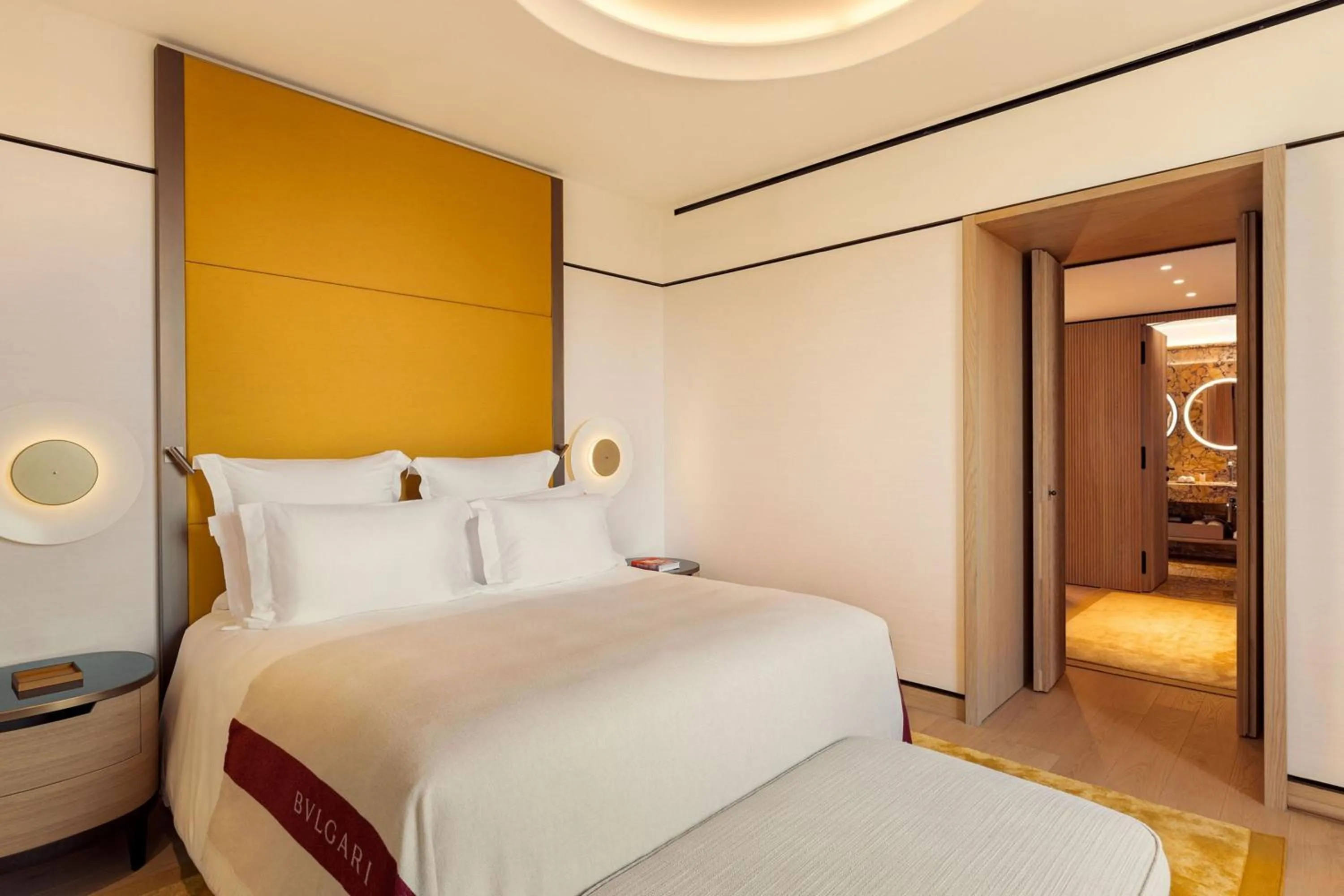 Photo of the whole room, Bed in Bvlgari Hotel Roma