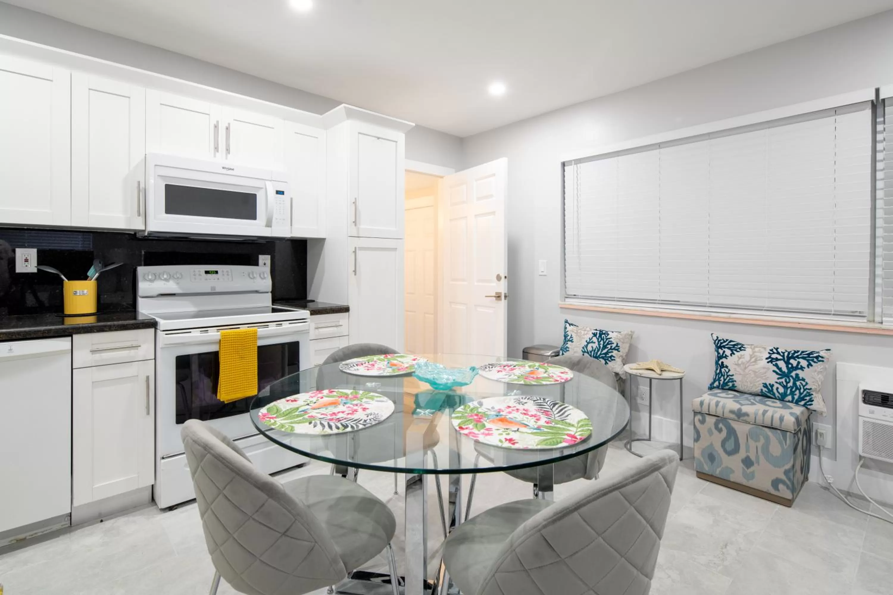 Kitchen or kitchenette in The Surf Hollywood Beach