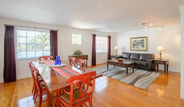 King Suite with Pool View in Old Colorado Inn