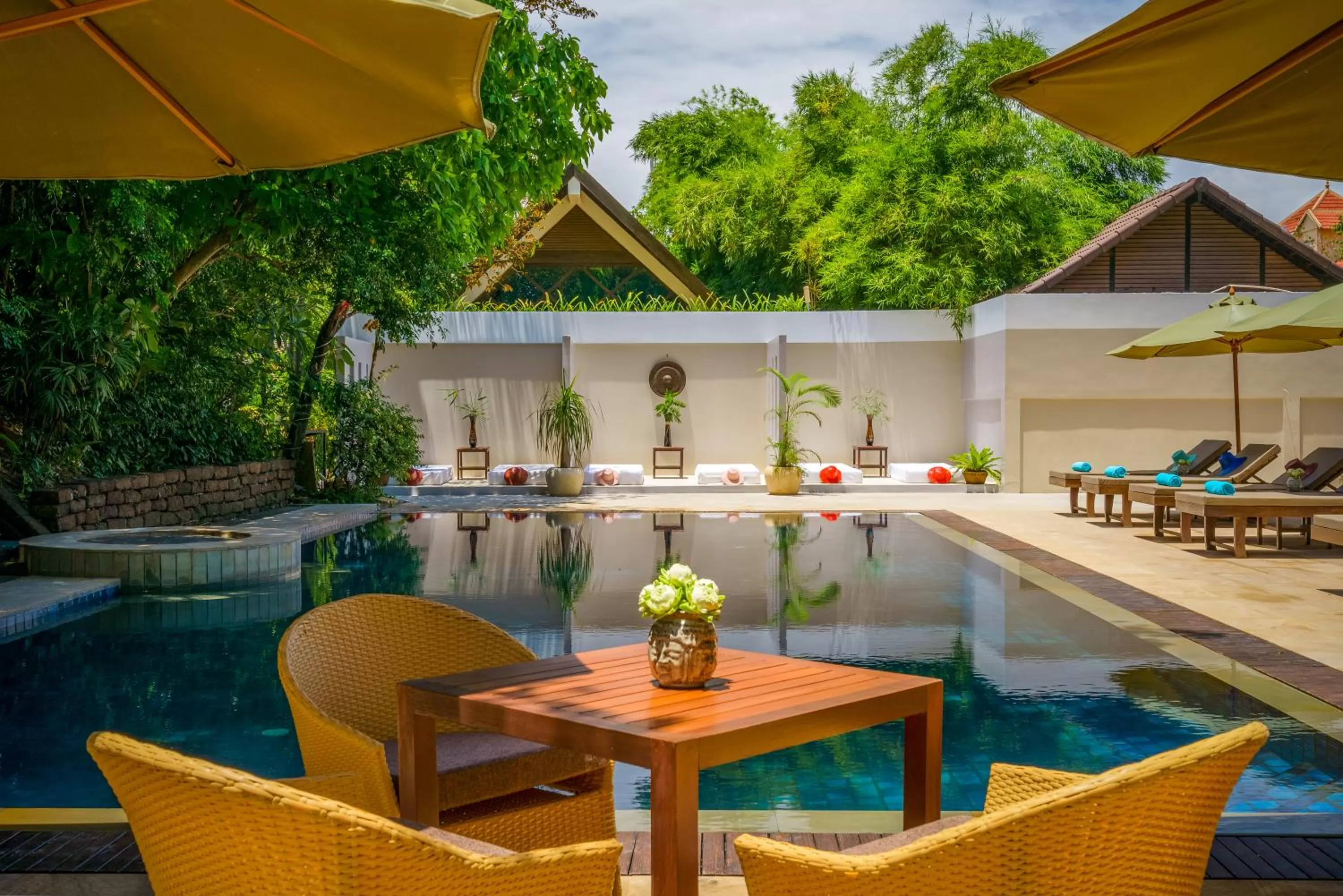 Swimming pool in Heritage Suites Hotel