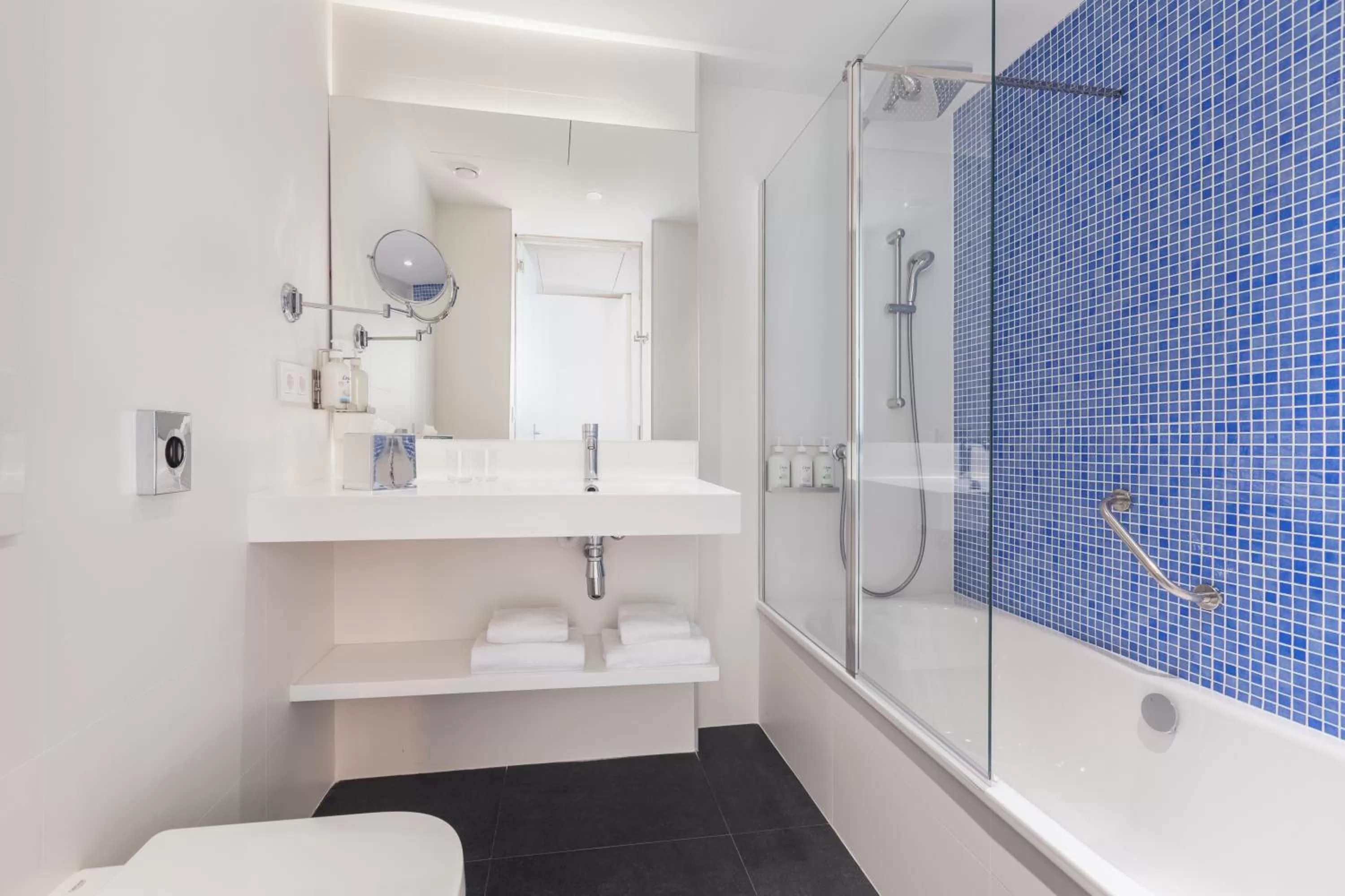 Bathroom in Holiday Inn Barcelona - Sant Cugat by IHG