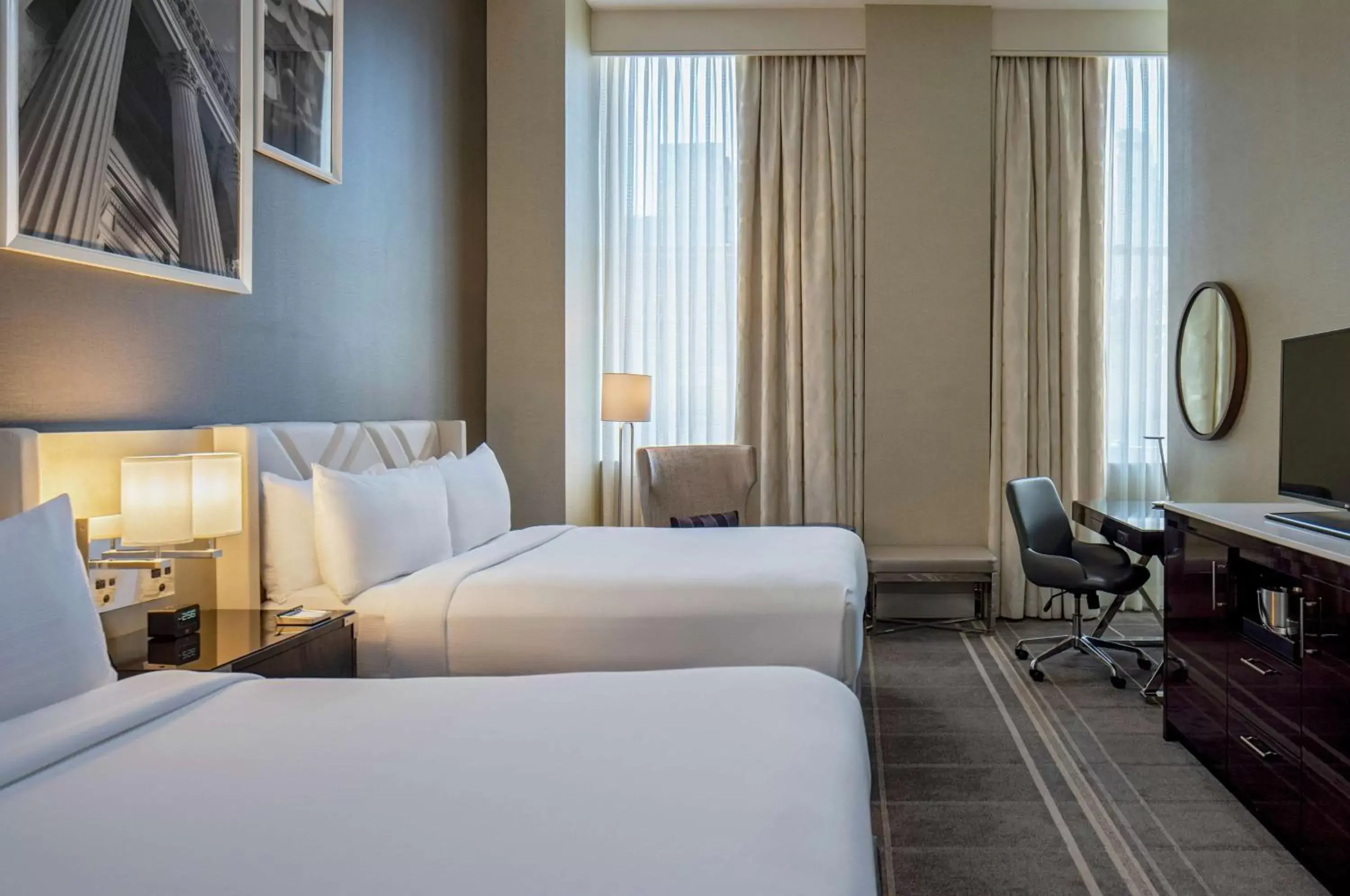 Executive Queen Room with Two Queen Beds in Hilton Richmond Downtown Executive Queen Room with Two Queen Beds in Hilton Richmond Downtown