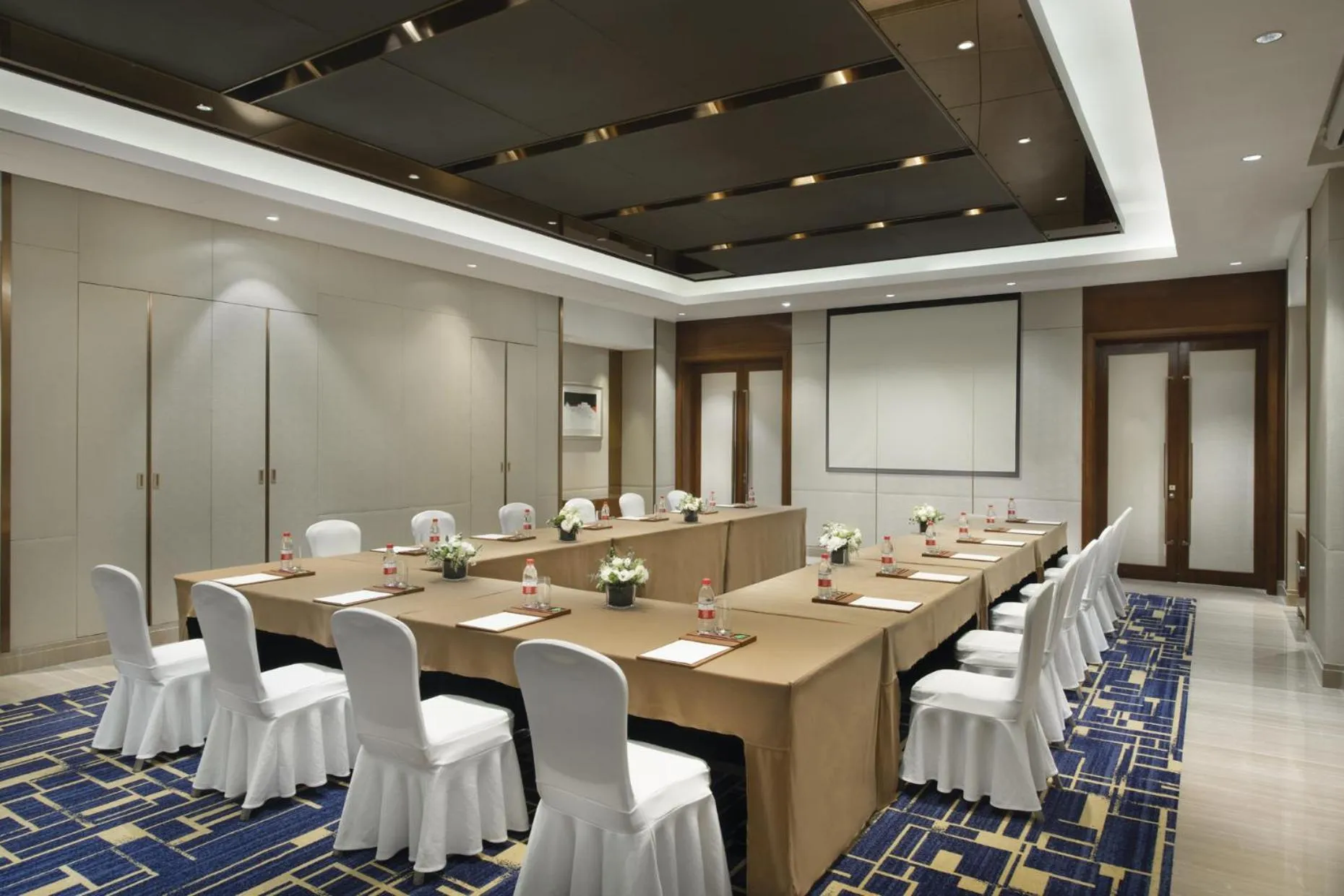Meeting/conference room in Crowne Plaza Nanchang Riverside, an IHG Hotel