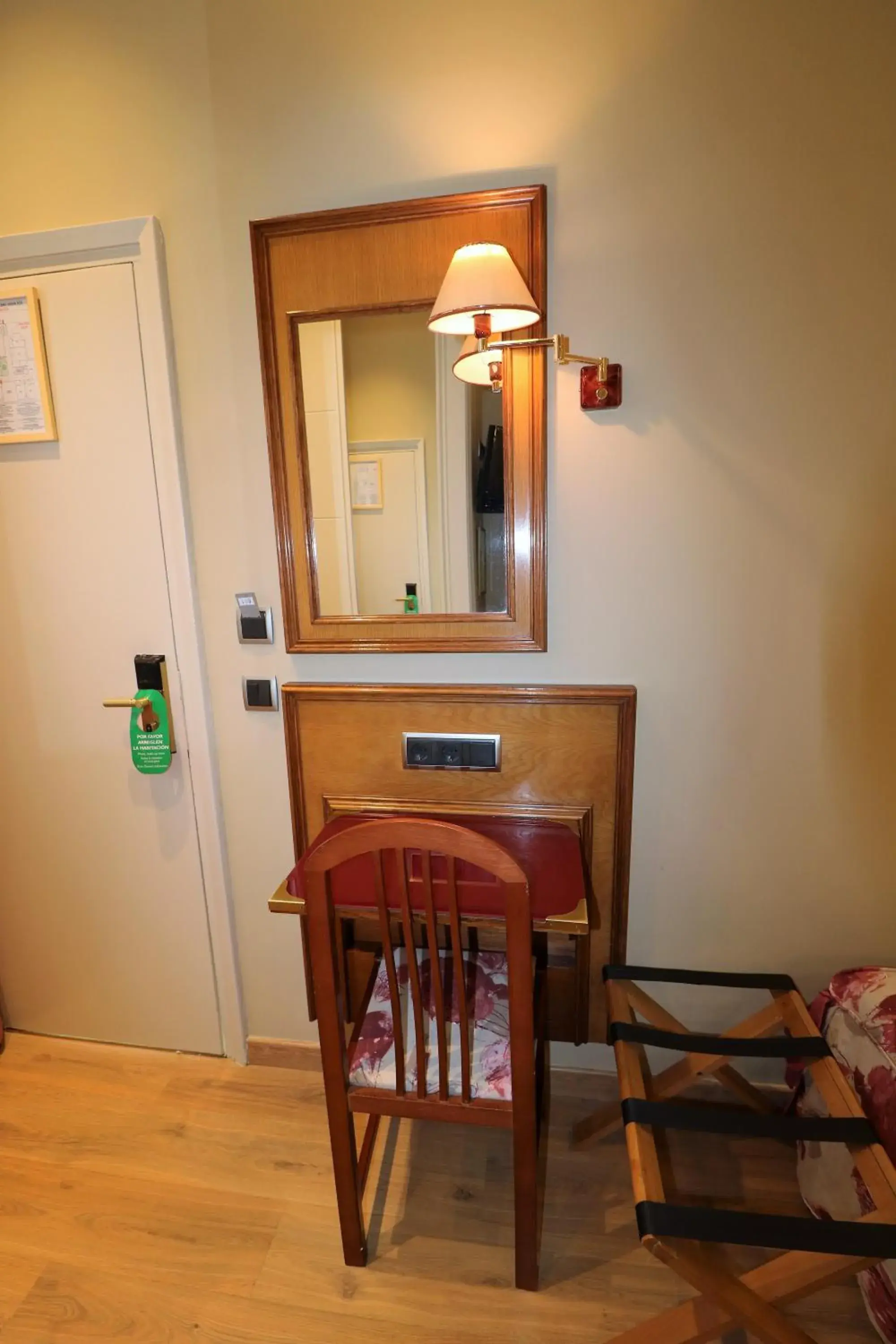 Single Room in Hostal Hispano - Argentino Gran Vía Single Room in Hostal Hispano - Argentino Gran Vía