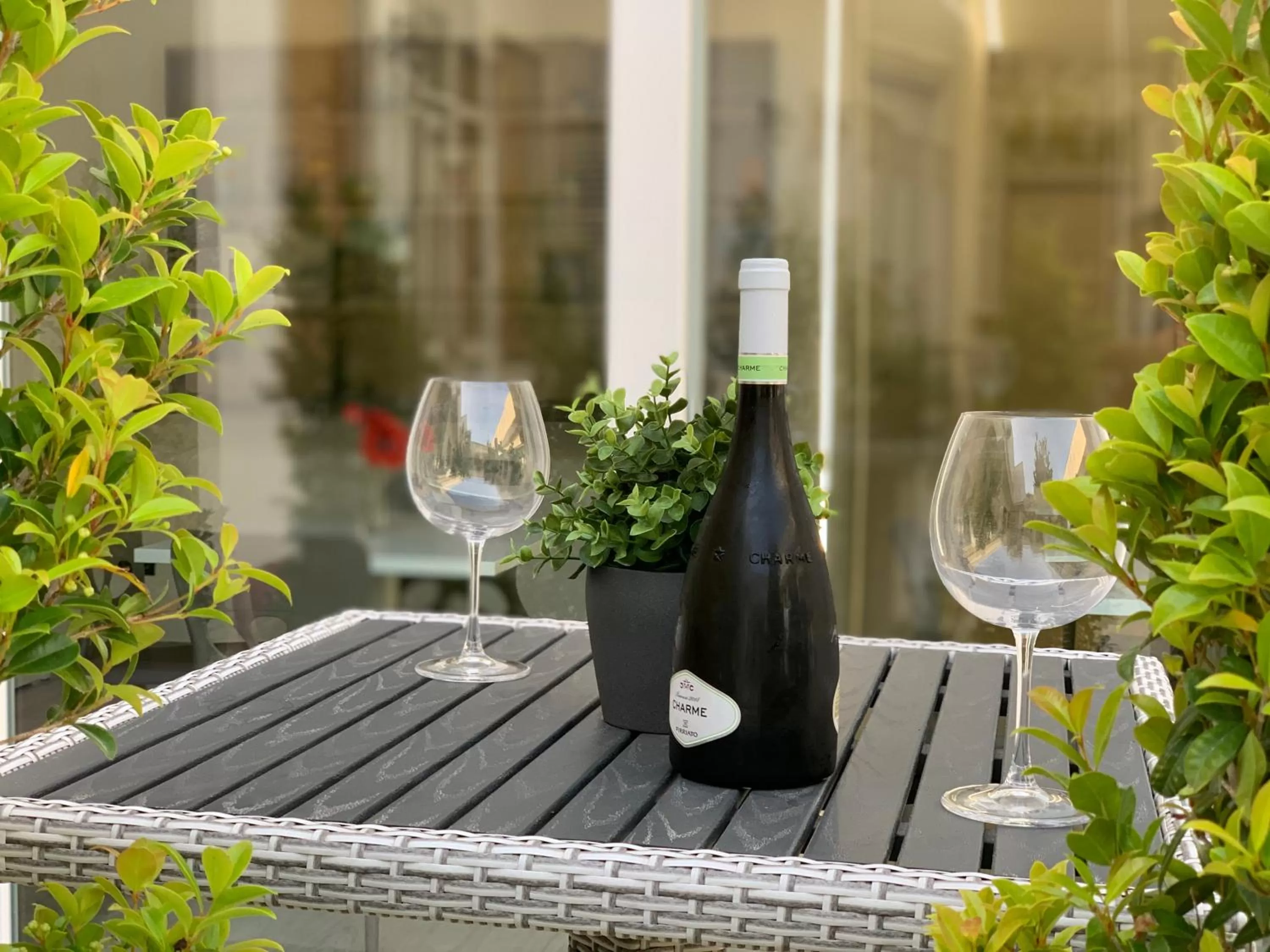 Patio in Thalya Luxury Rooms