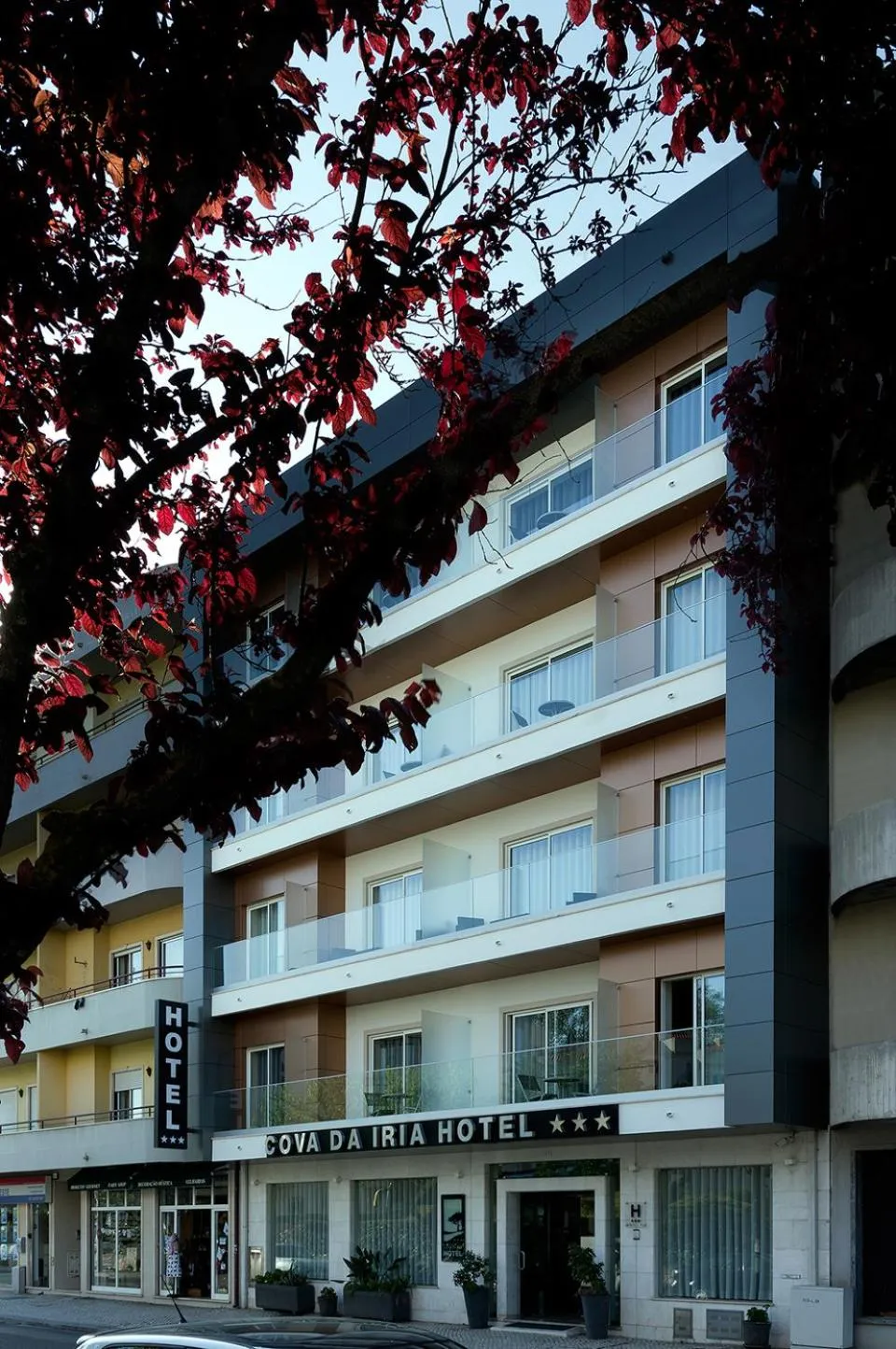 Facade/entrance in Cova da Iria Hotel