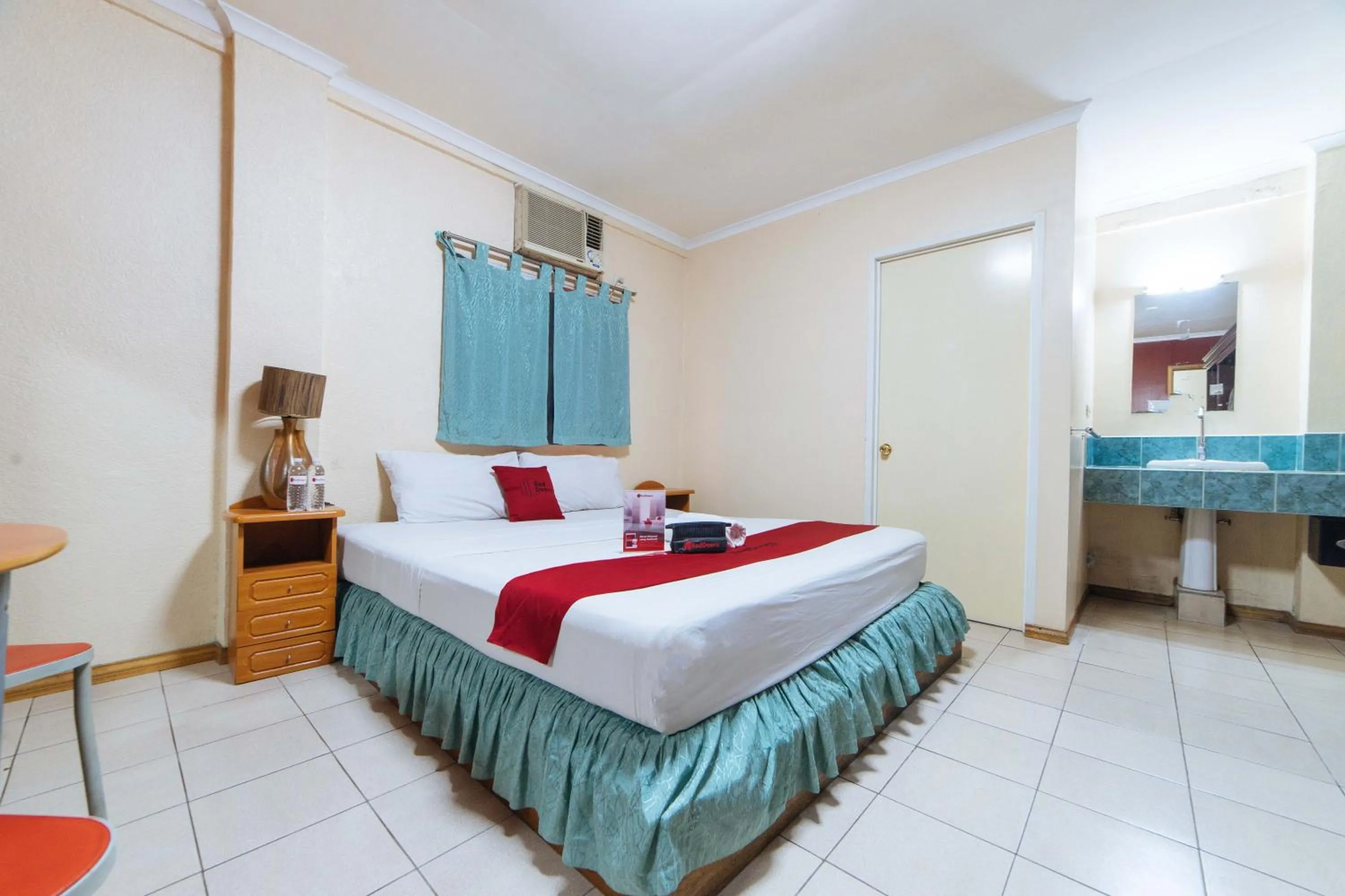 Bed in RedDoorz @ Clarkview 21st Street Angeles City