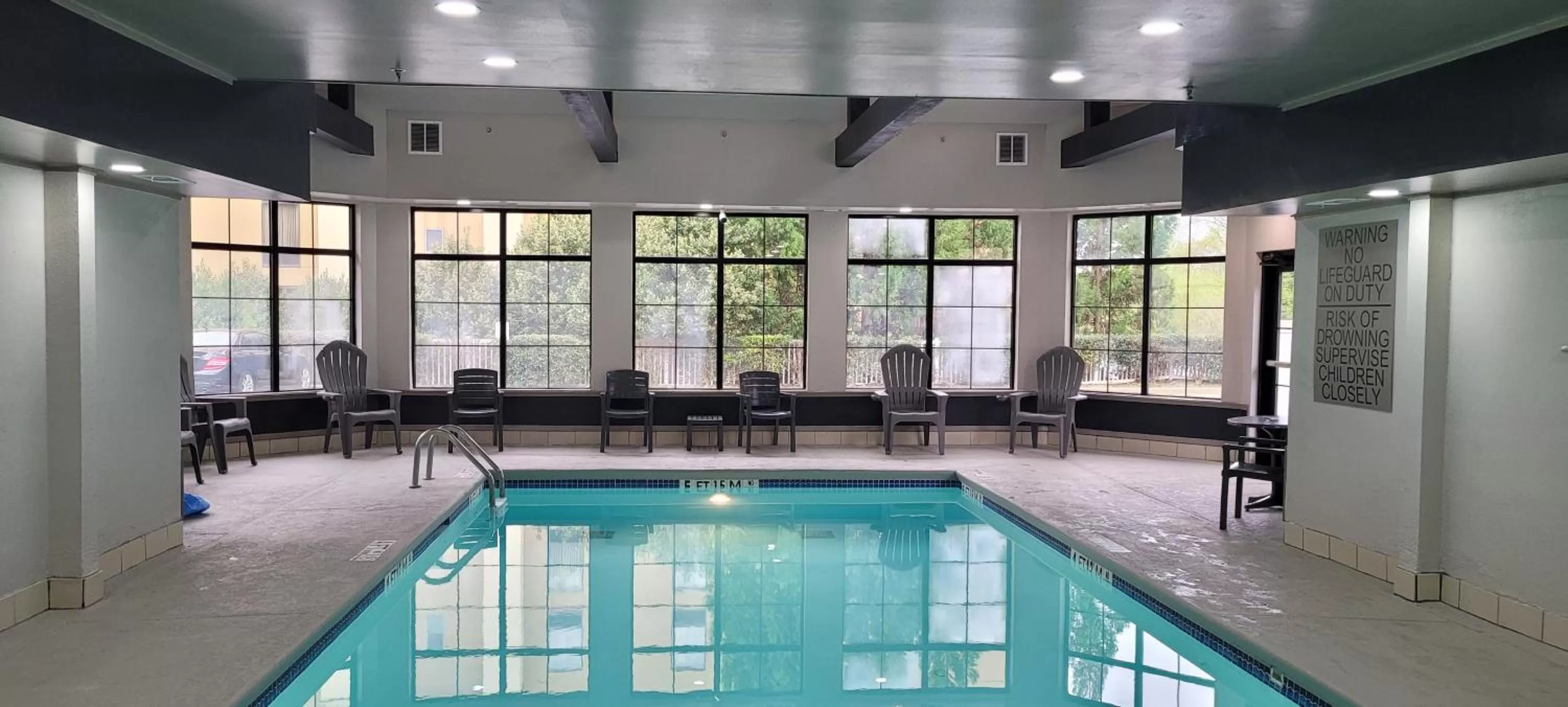 Swimming pool in Country Inn & Suites by Radisson, Canton, GA