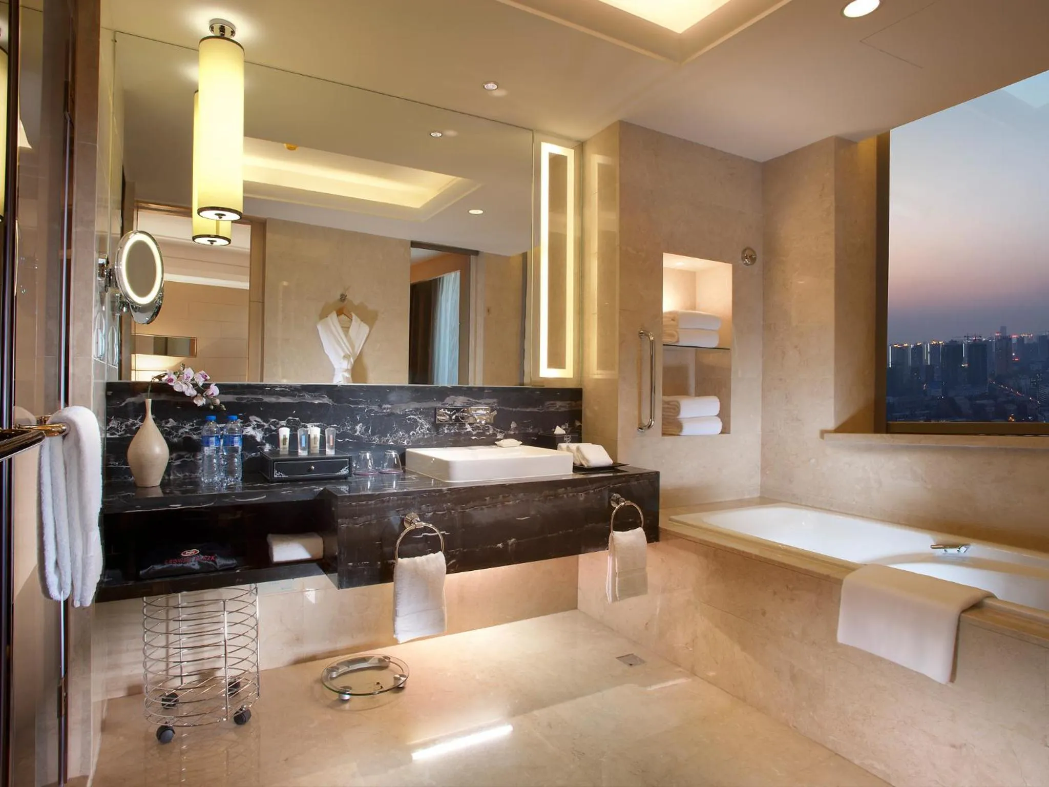 Bathroom in Crowne Plaza Xi'an by IHG