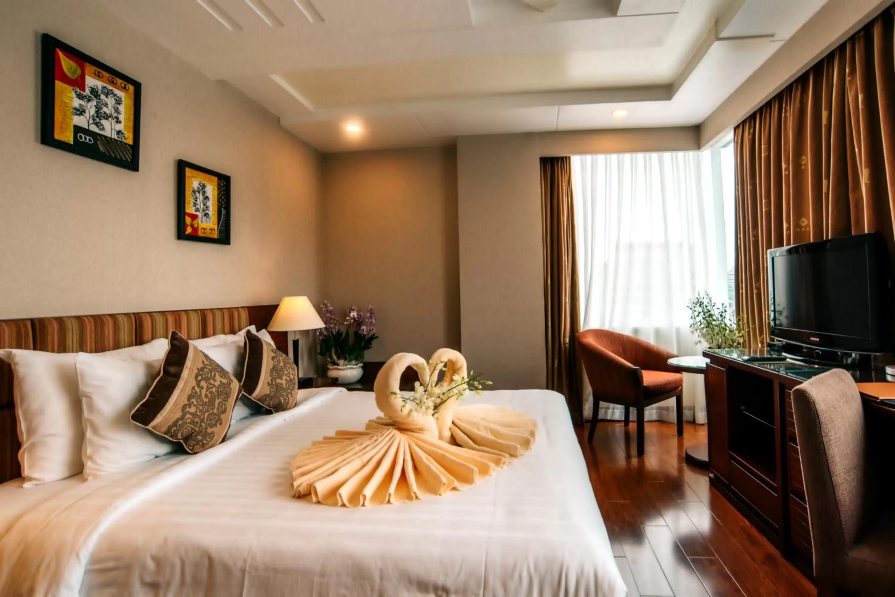 Communal lounge/ TV room, TV/Entertainment Center in Northern Saigon Hotel