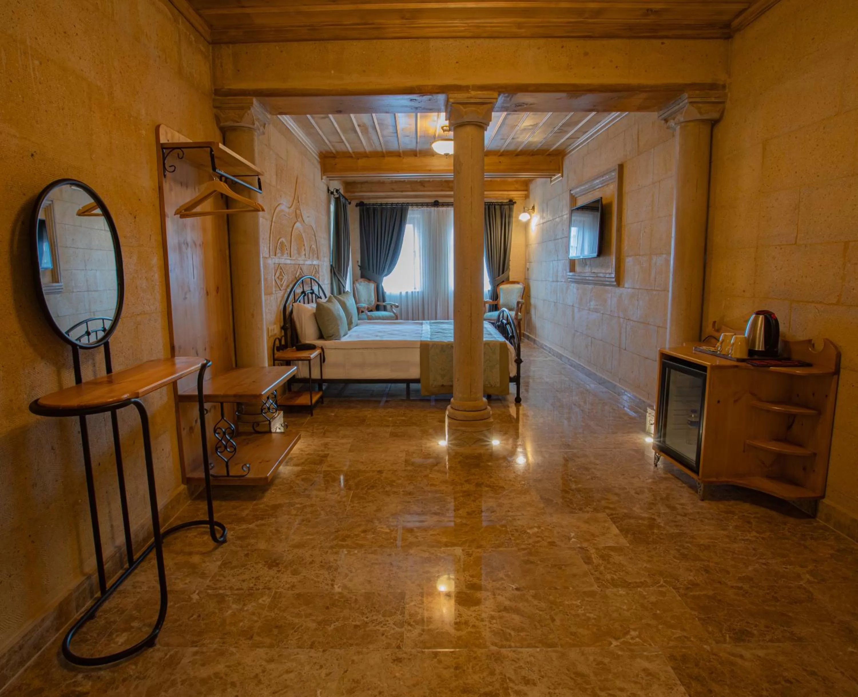 Massage in Cratus Stone Palace