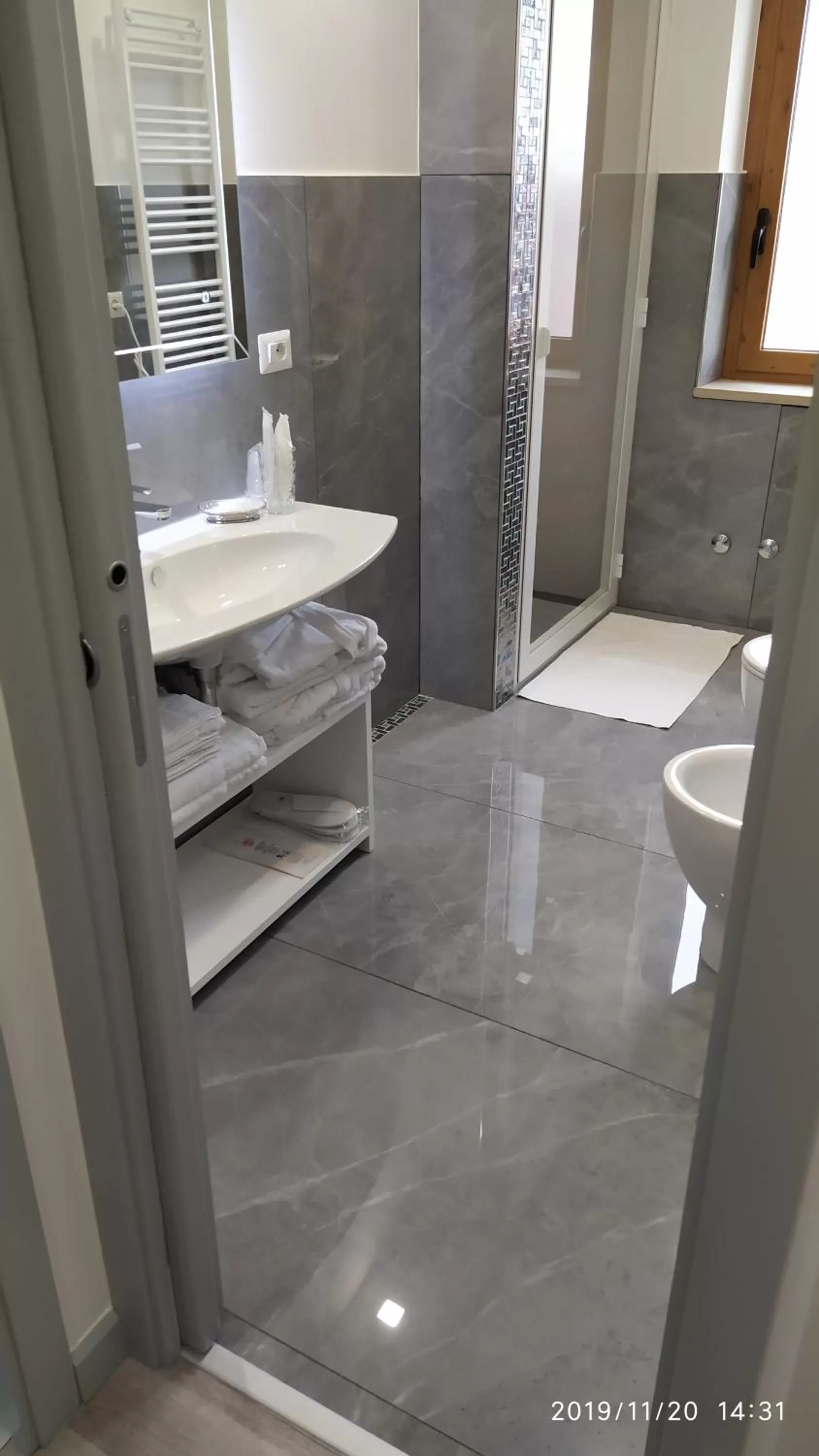 Shower in B&B La Stazione