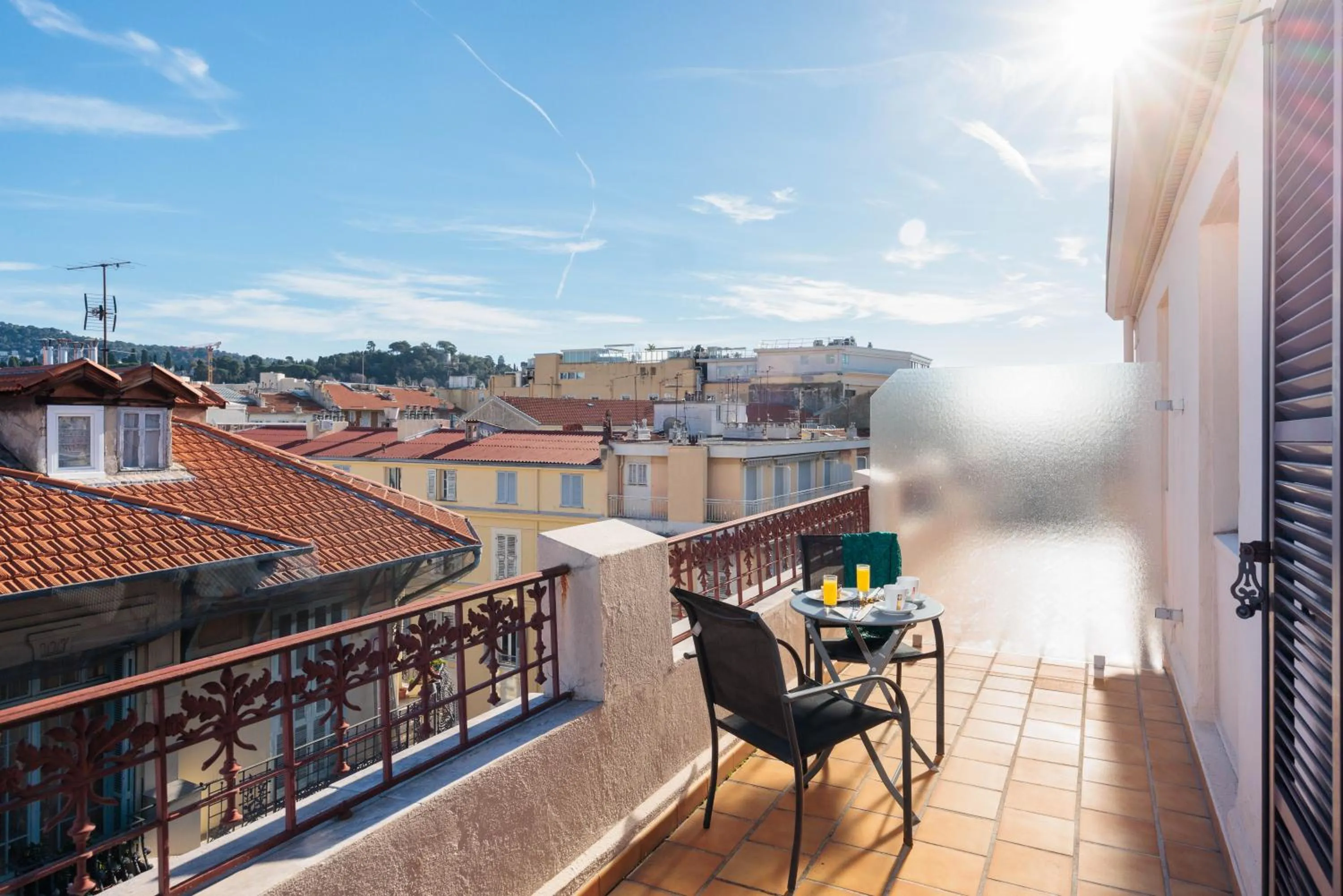 Day in Best Western Plus Hôtel Massena Nice