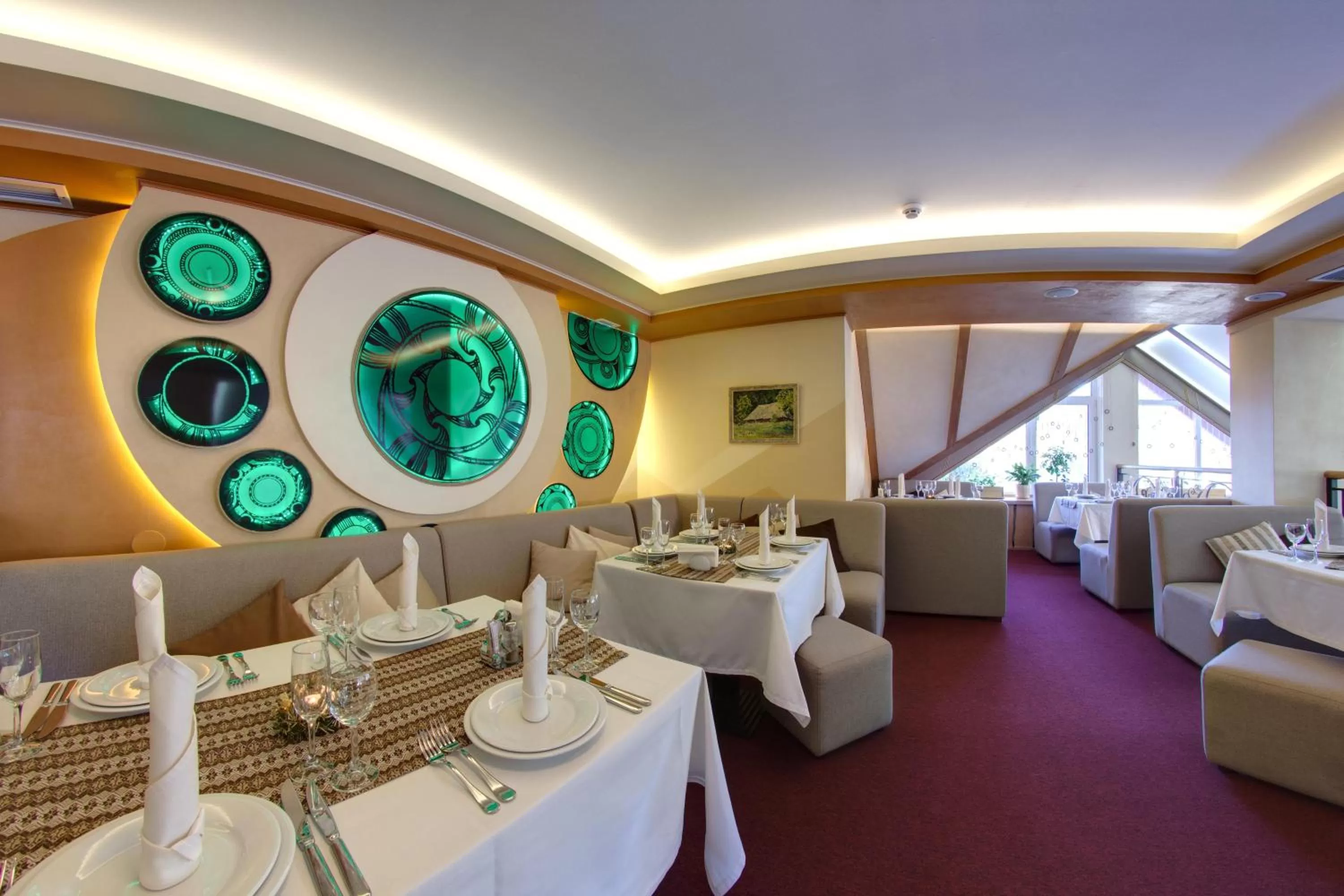 Restaurant/places to eat in Wellland Hotel