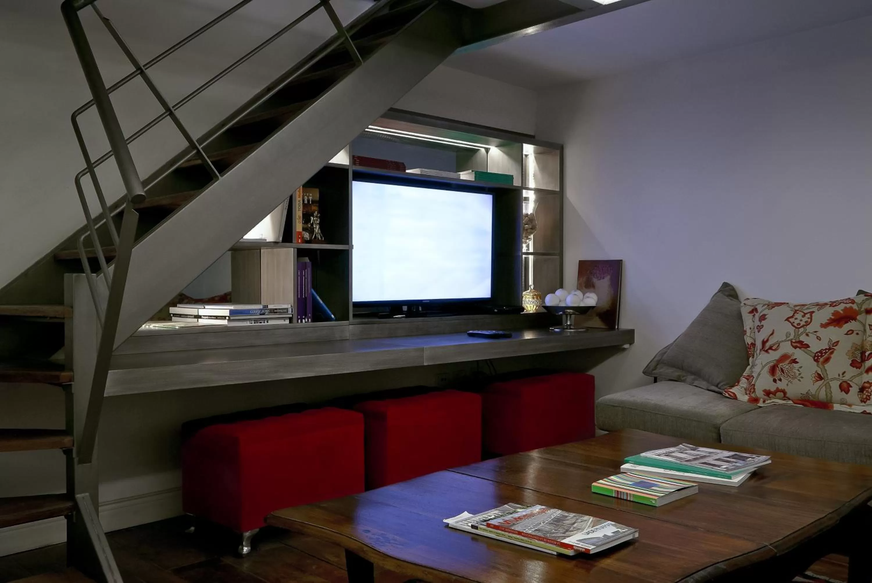 Communal lounge/ TV room in San Telmo Suites