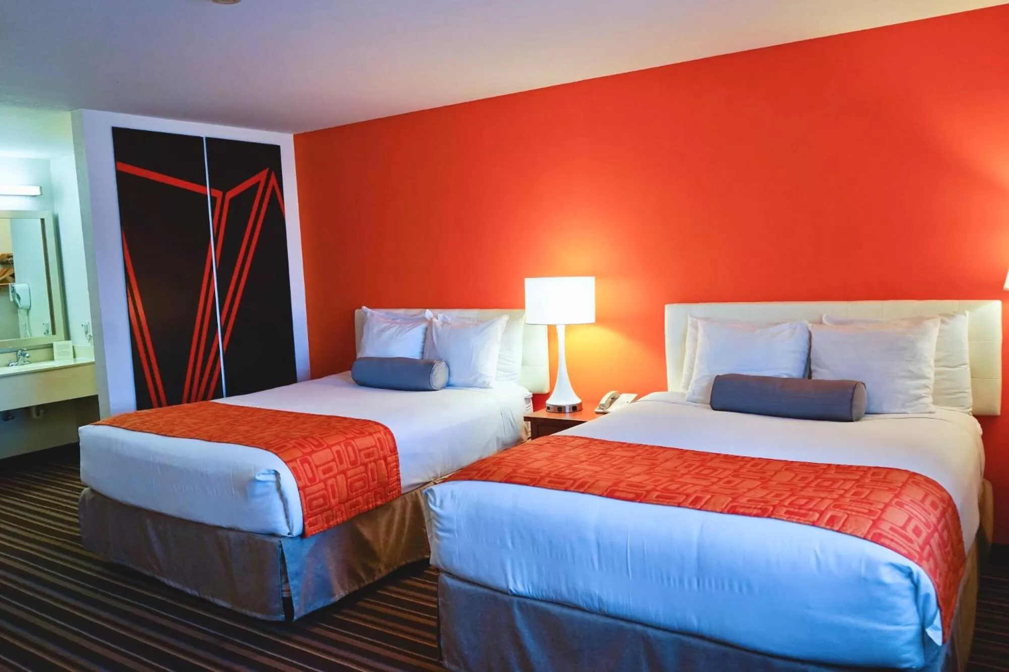 Bed in Howard Johnson by Wyndham Salinas