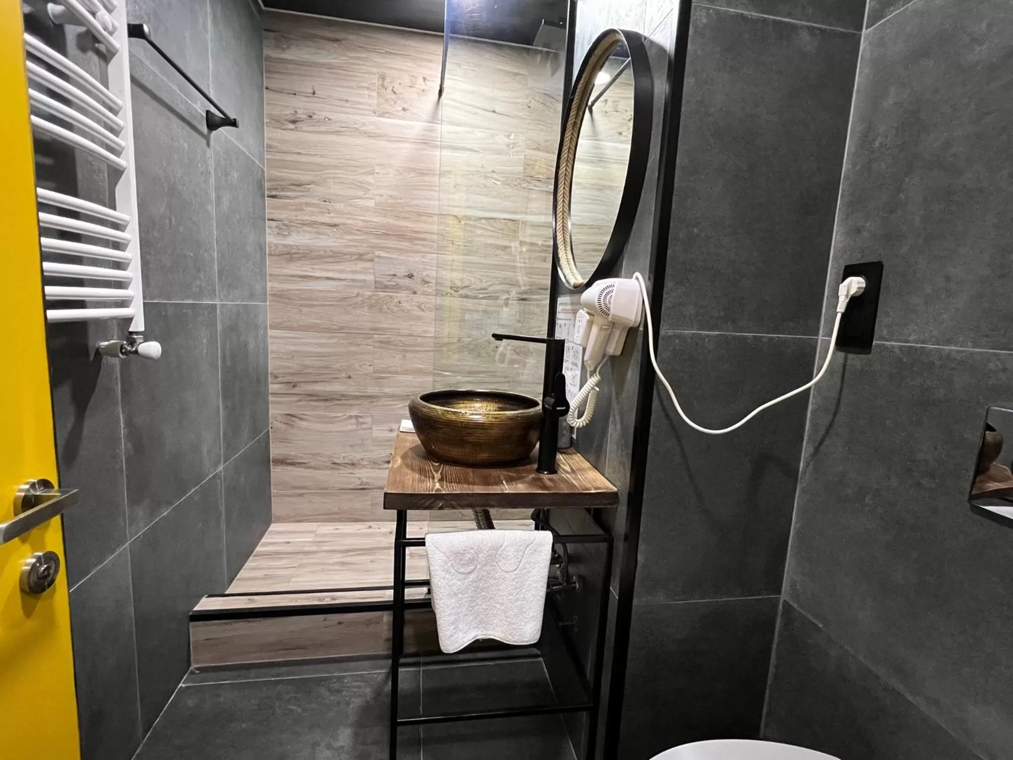 Shower in Gudauri Loft Hotel