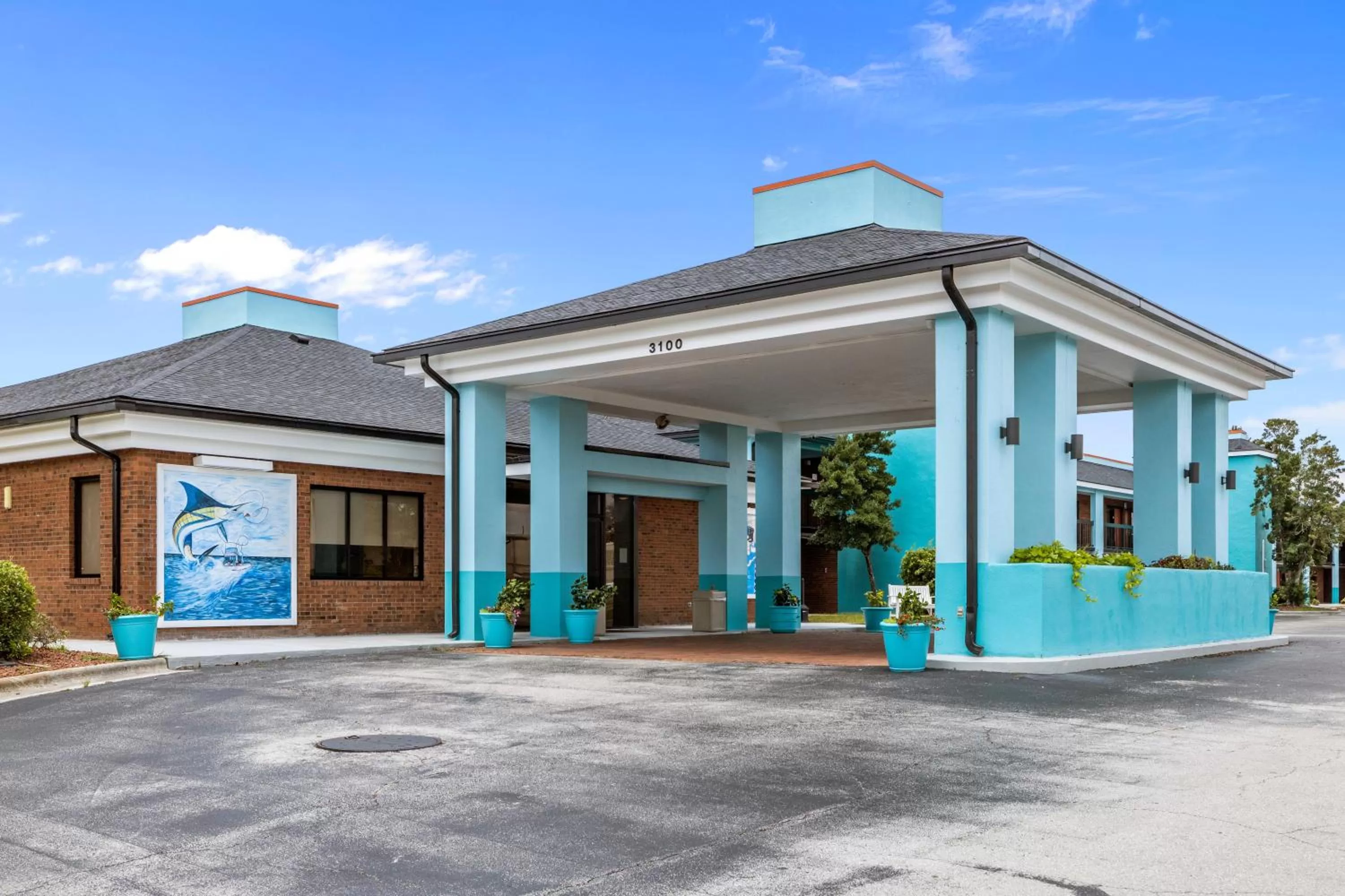 Property building in Garnet Inn & Suites, Morehead City near Atlantic Beach