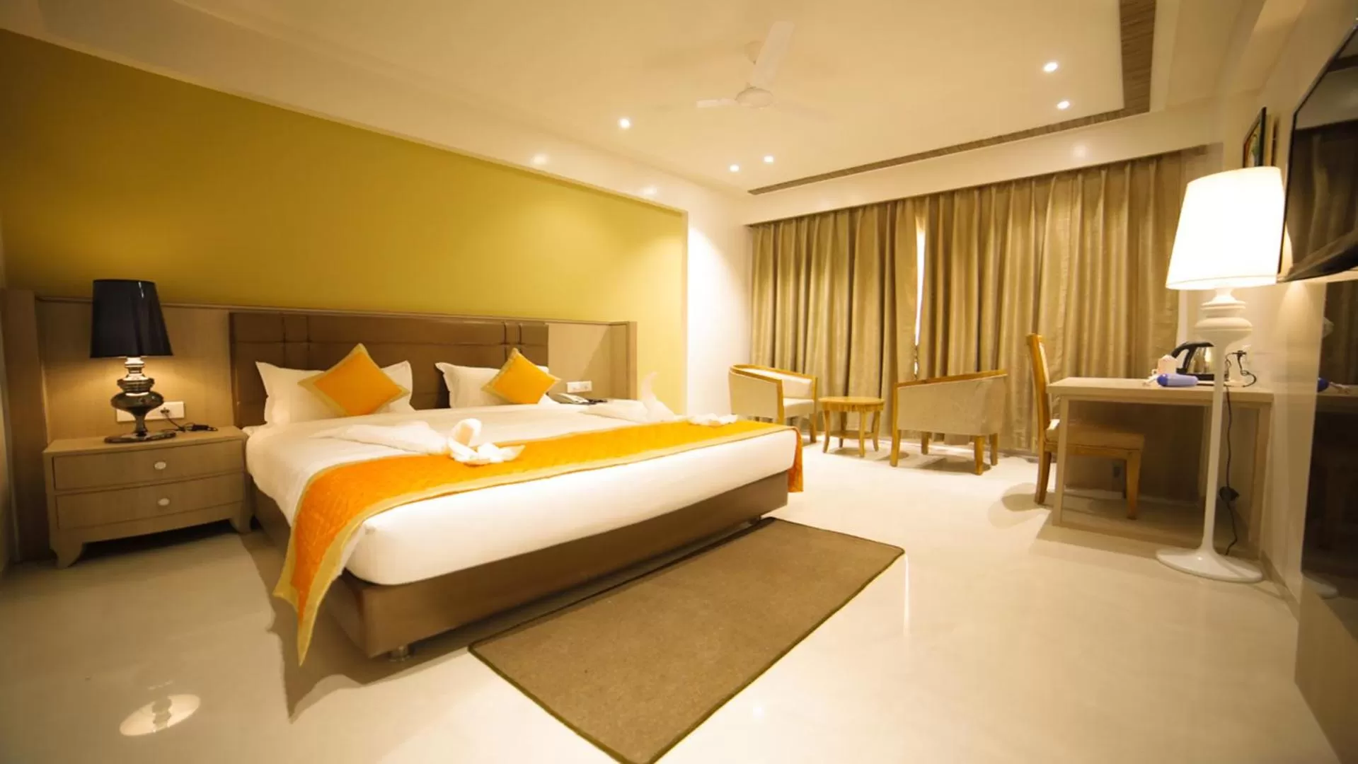 Bed in Dhamma Grand Hotel Resort