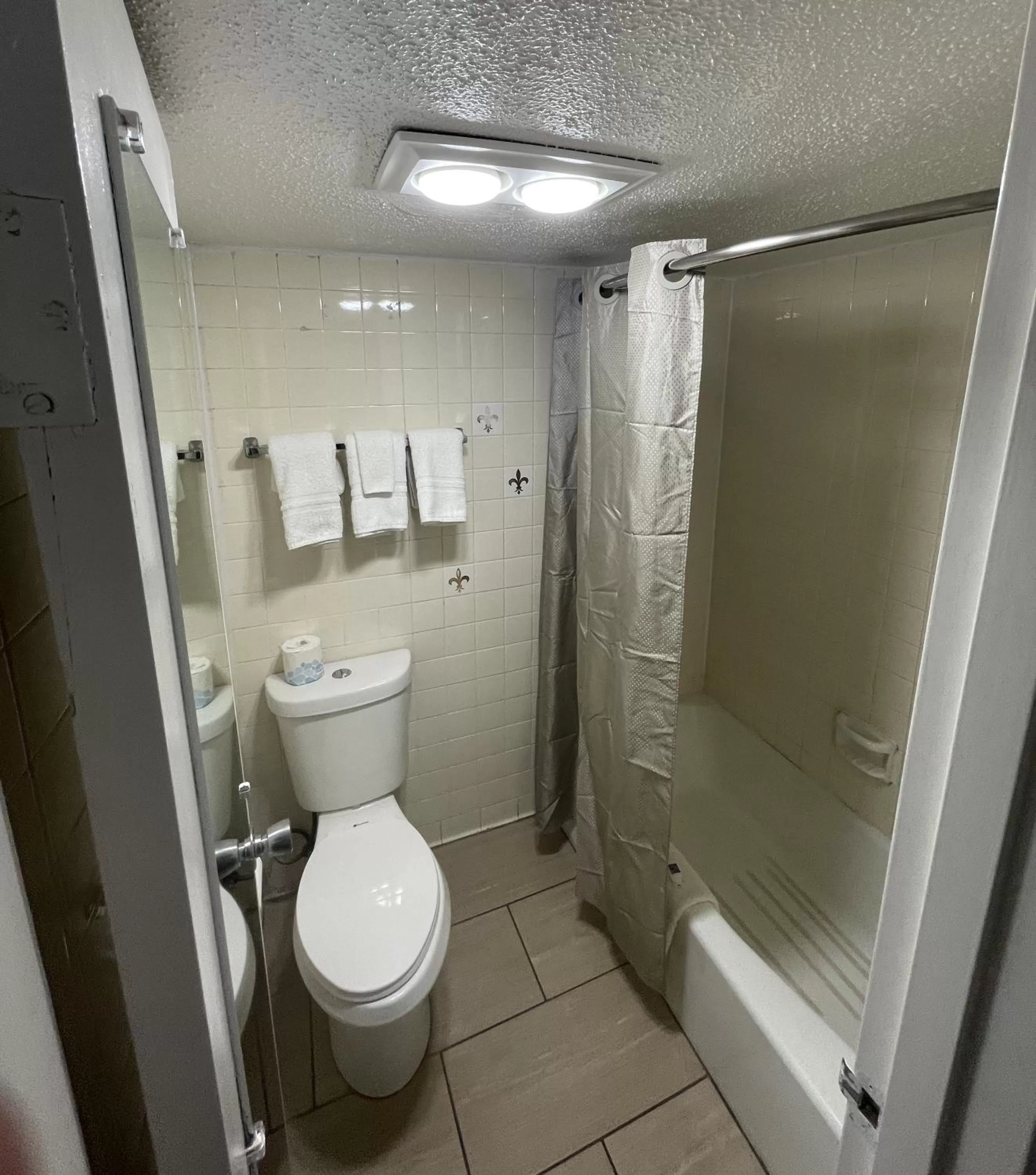 Shower in Motel 6-Sallisaw, OK