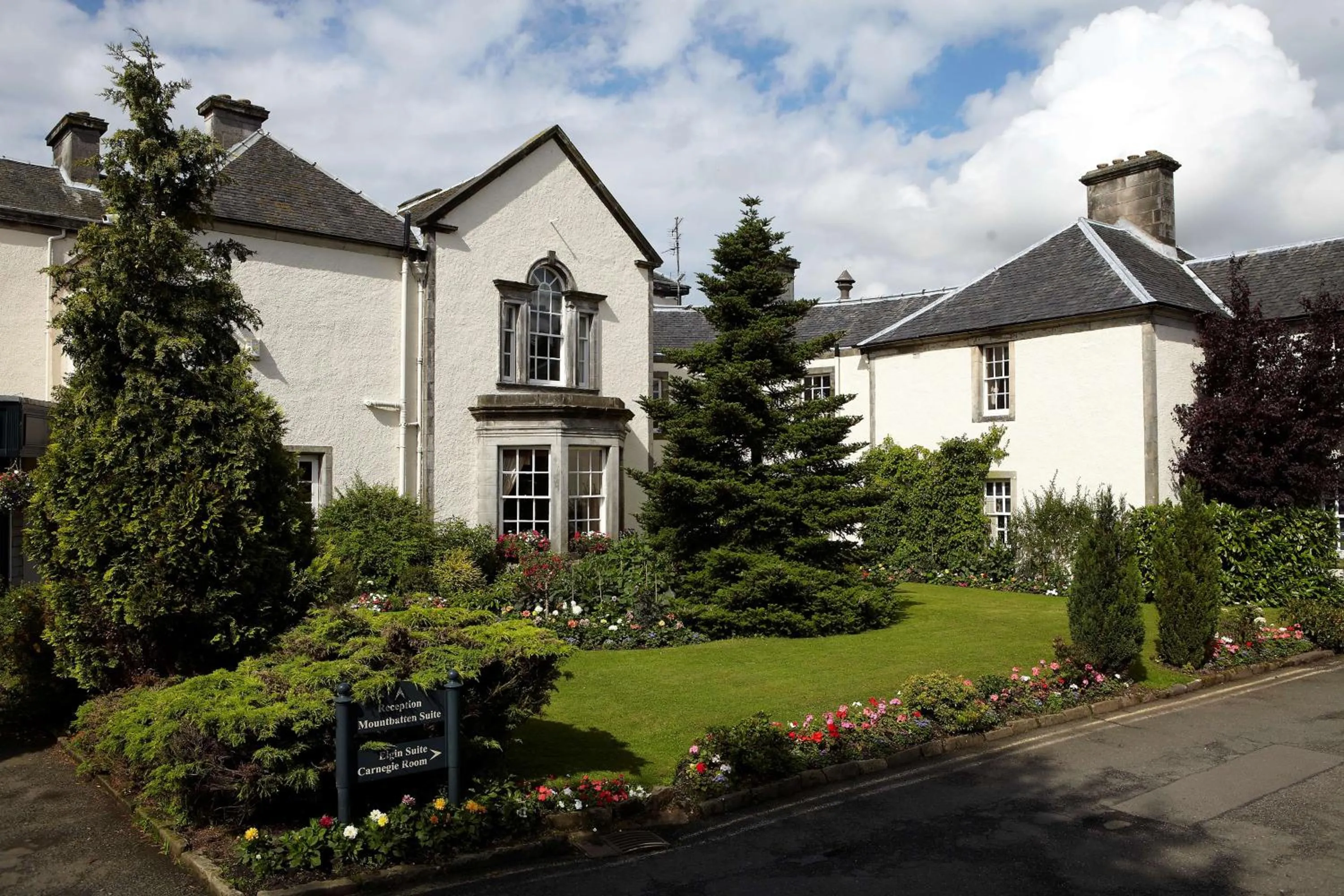 Property building in Best Western Plus Dunfermline Crossford Keavil House Hotel