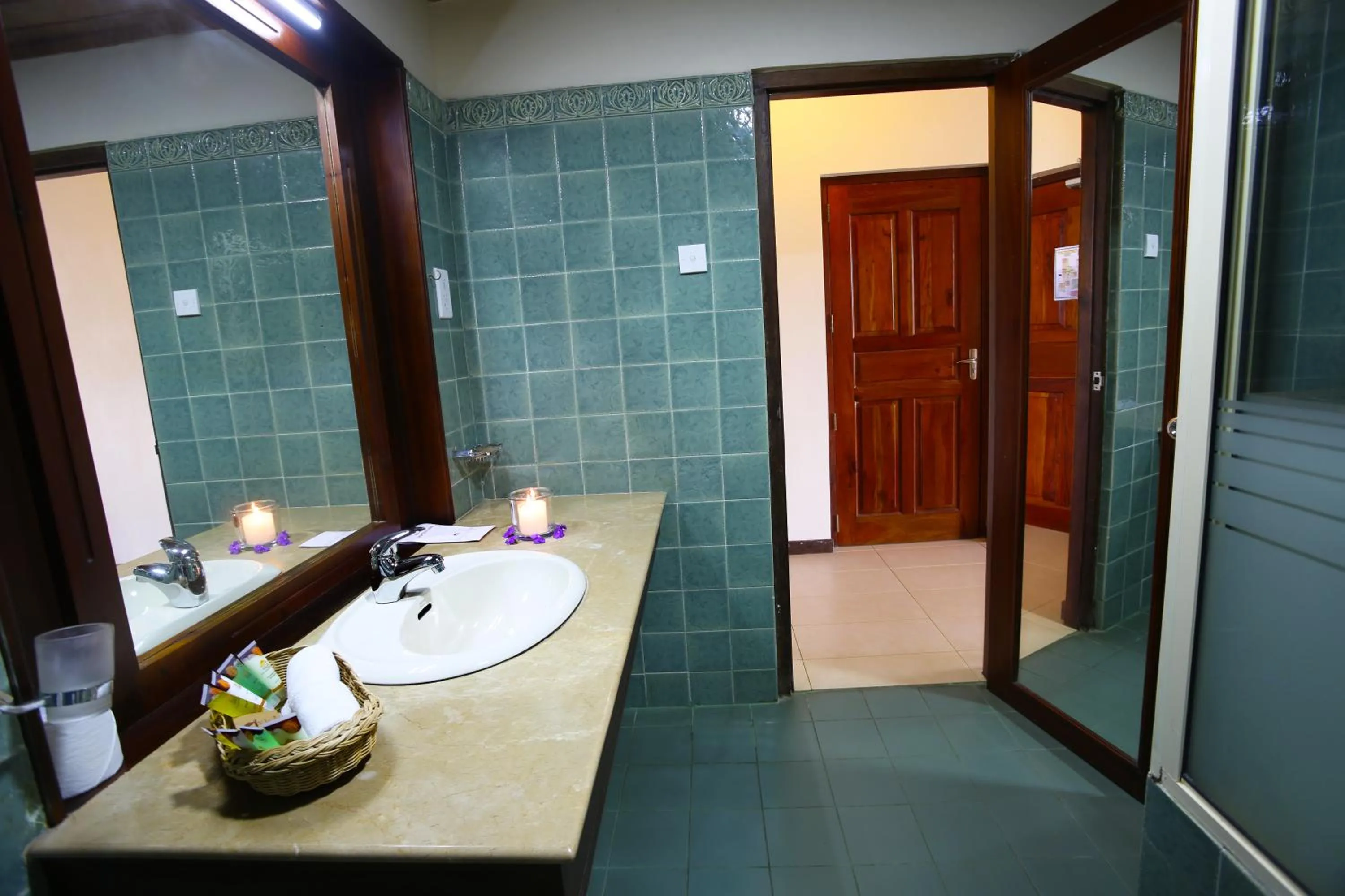 Bathroom in Randholee Resort & Spa