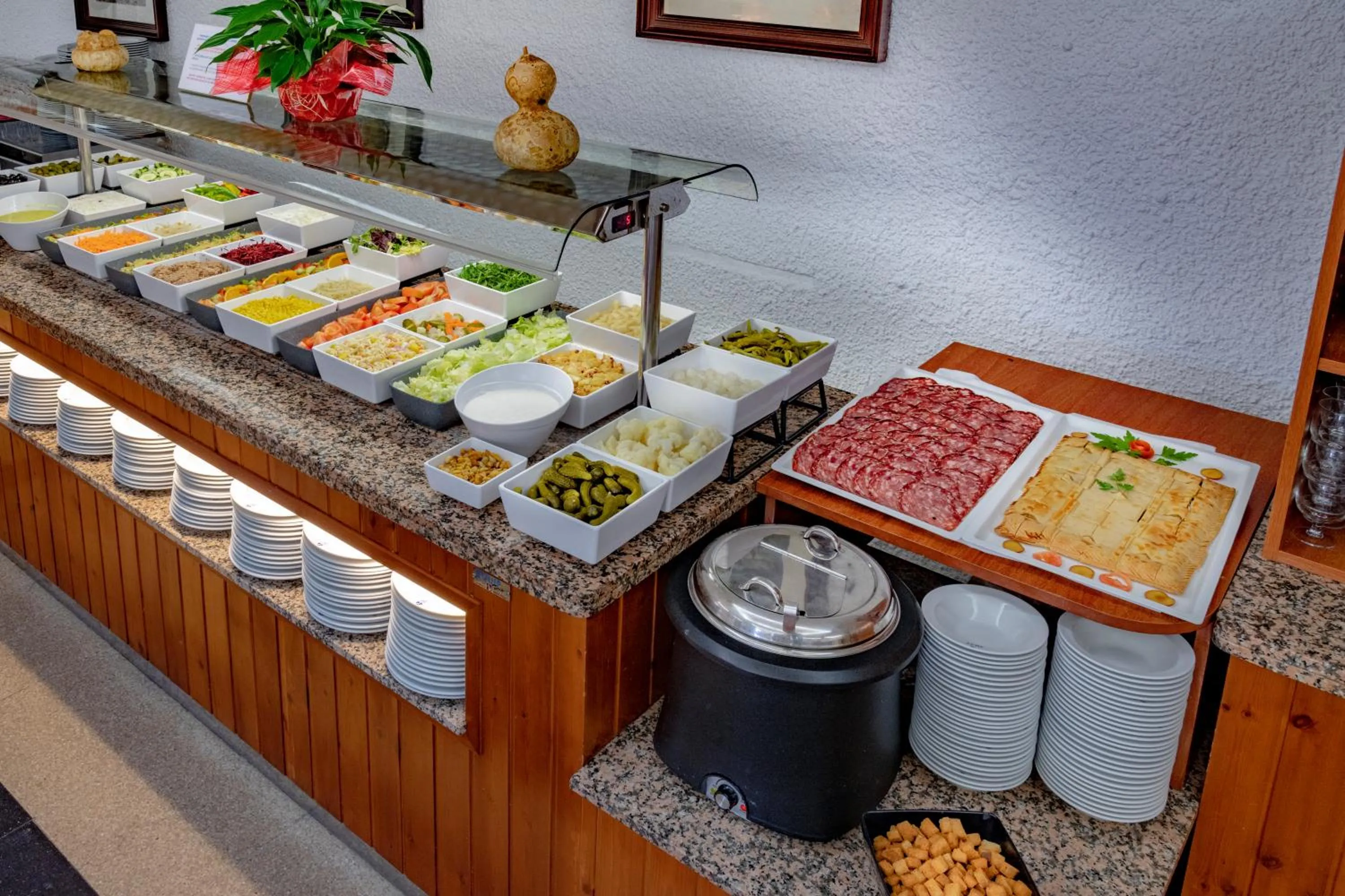 Restaurant/places to eat in Hotel GHT Neptuno-Tossa & Venus SPA