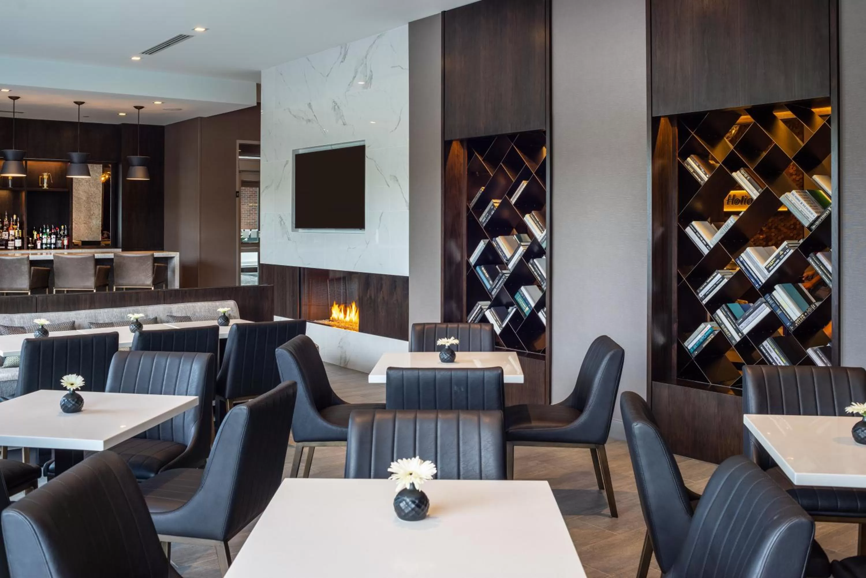 Restaurant/places to eat in Holiday Inn Boston Logan Airport - Chelsea by IHG