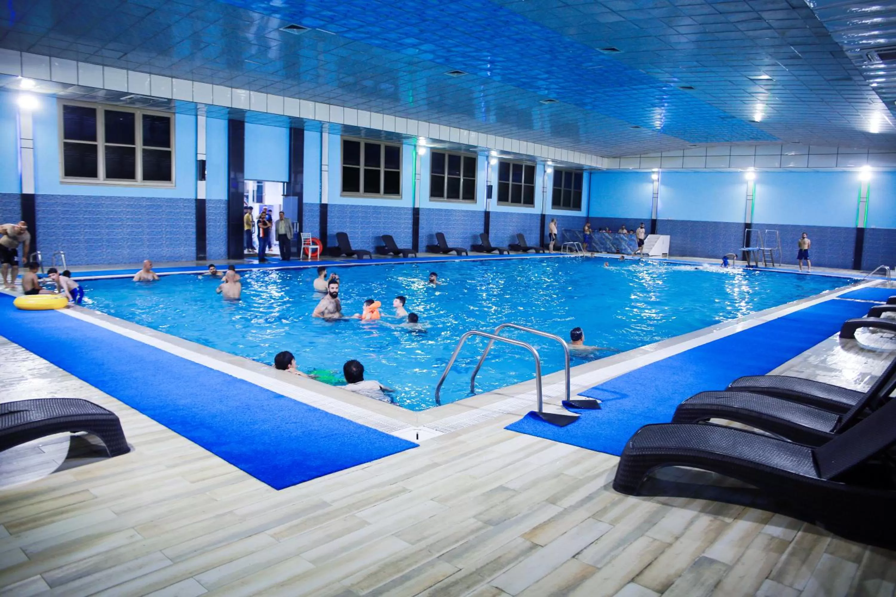 Swimming pool in Al Yarmouk International Hotel