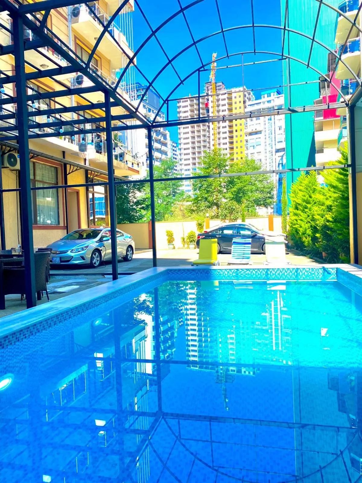 Swimming pool in Hotel Royal Palace