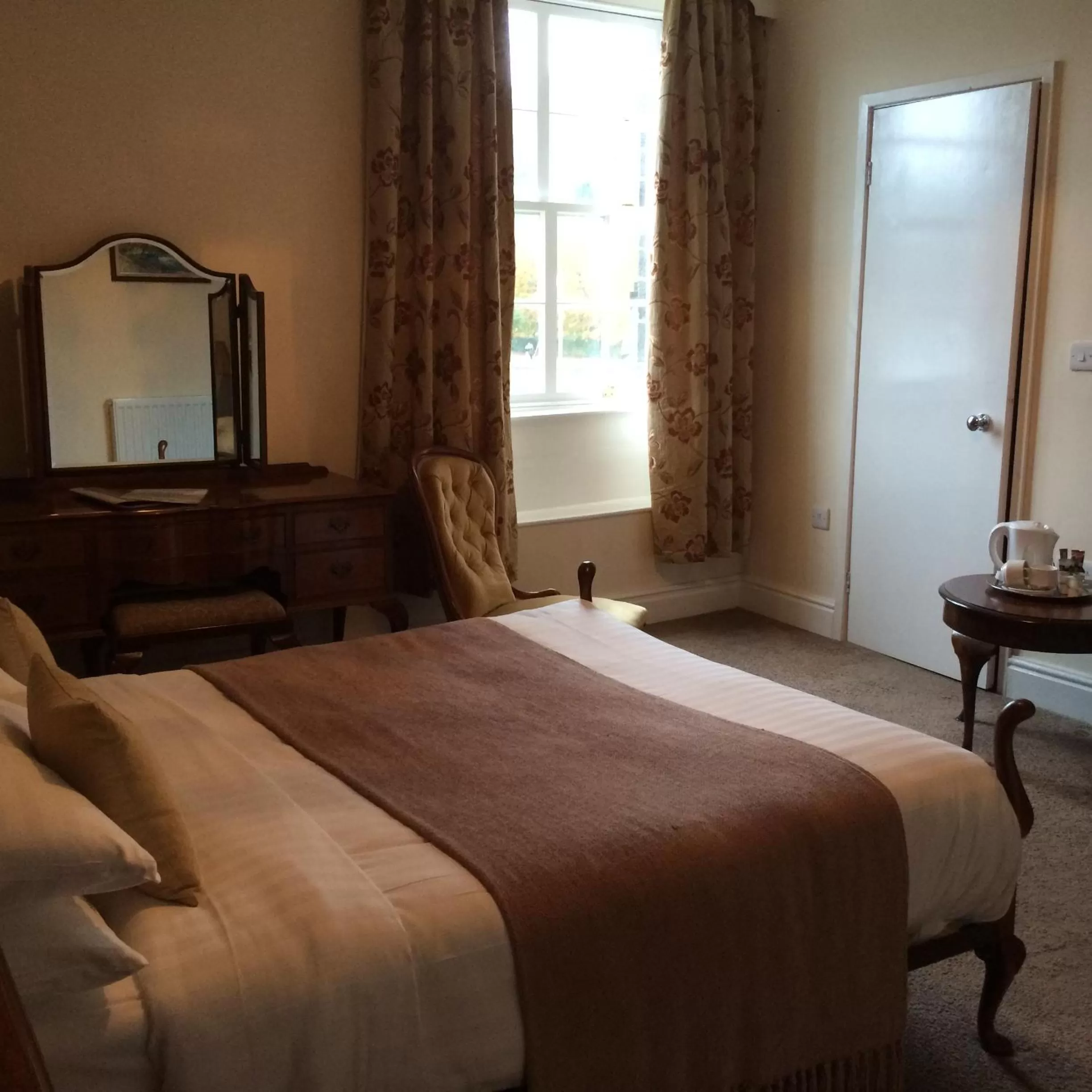 Bed in The Eagles Hotel