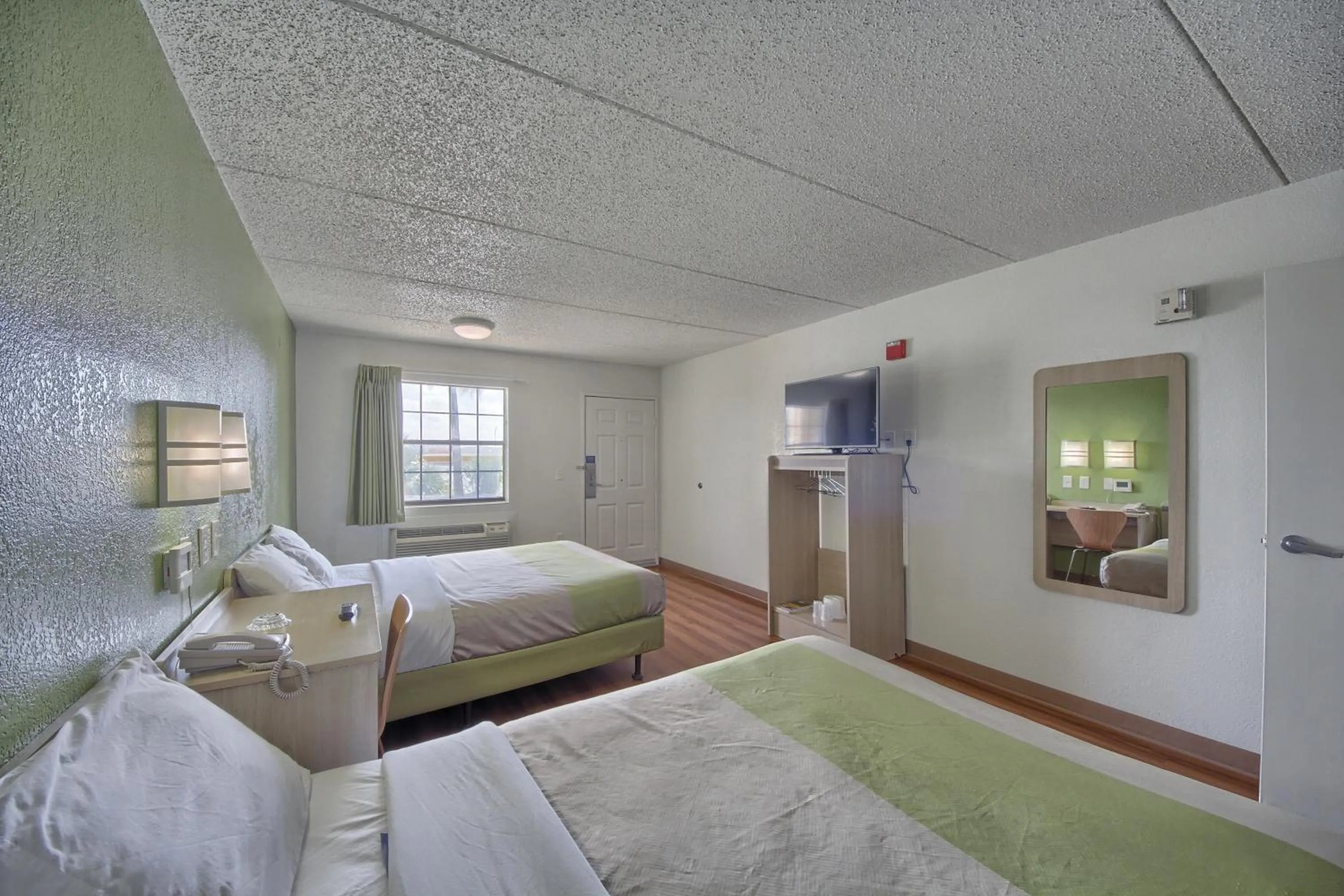 Bedroom, Bed in Motel 6-San Antonio, TX - Northwest Medical Center