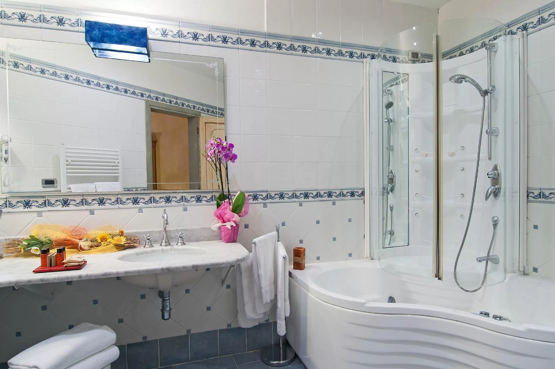 Bathroom in Hotel Alba Palace