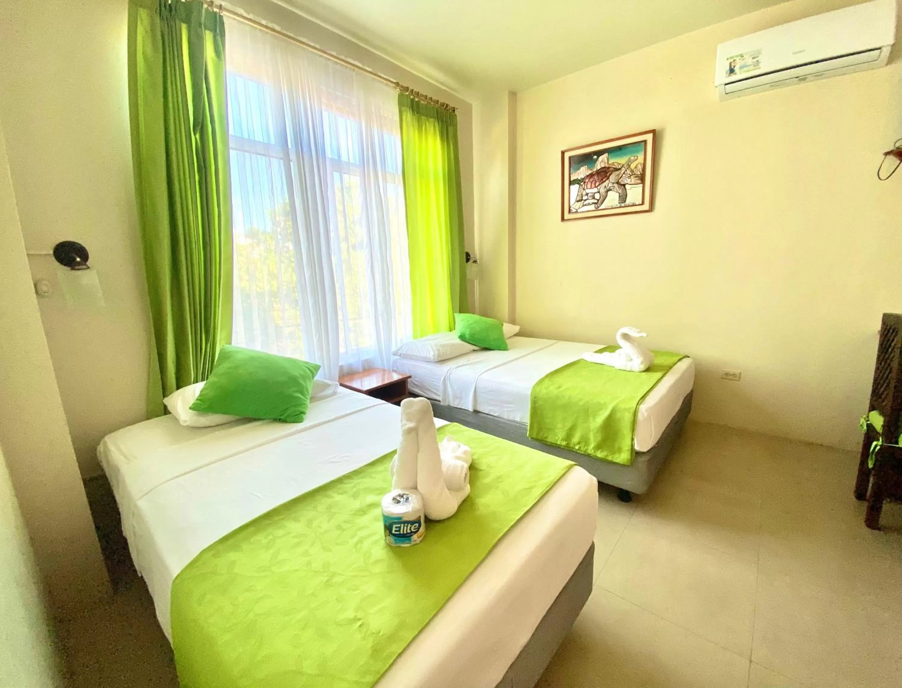 Photo of the whole room, Bed in El Rincón de George