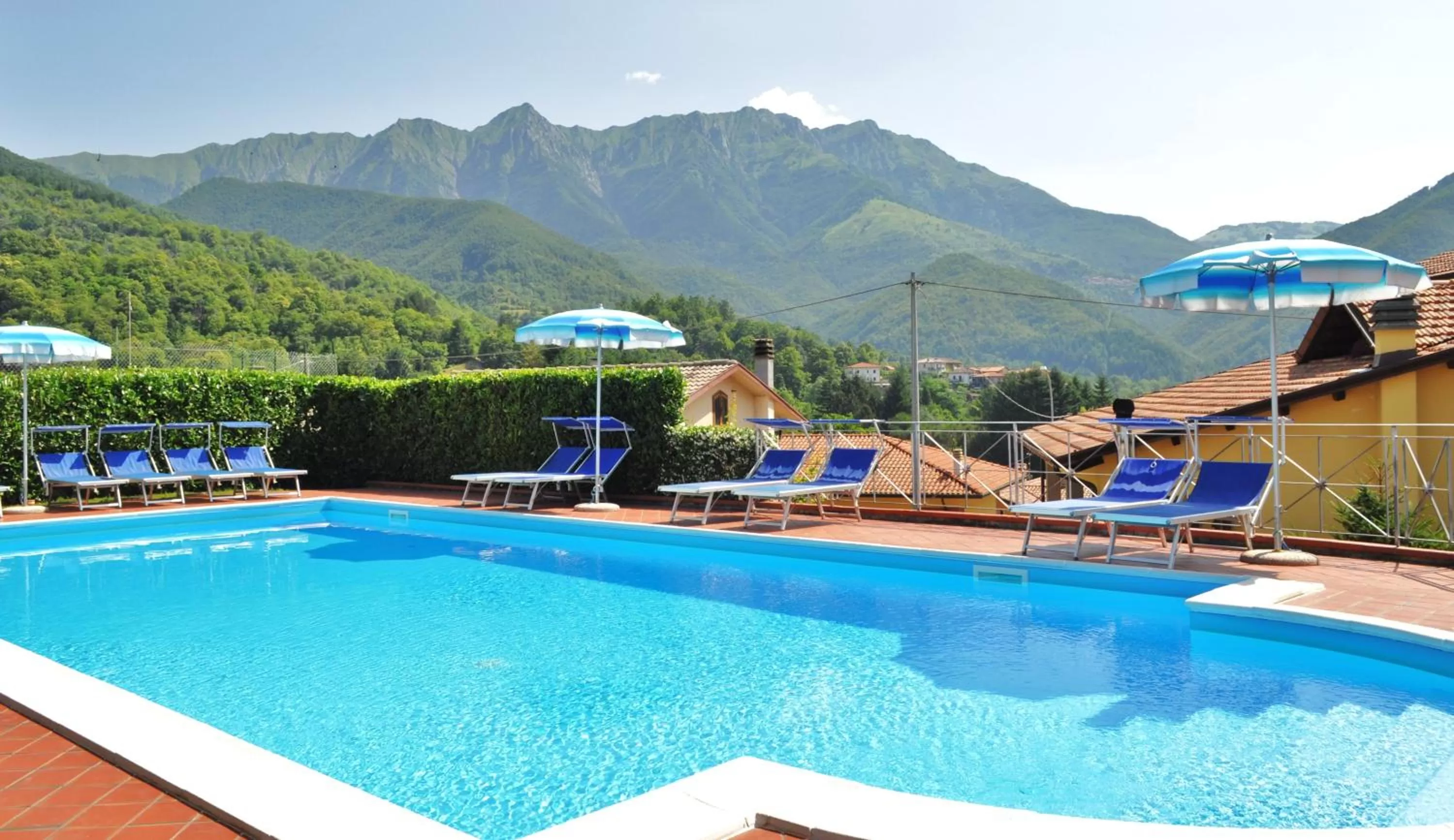 Swimming pool in Albergo Miramonti