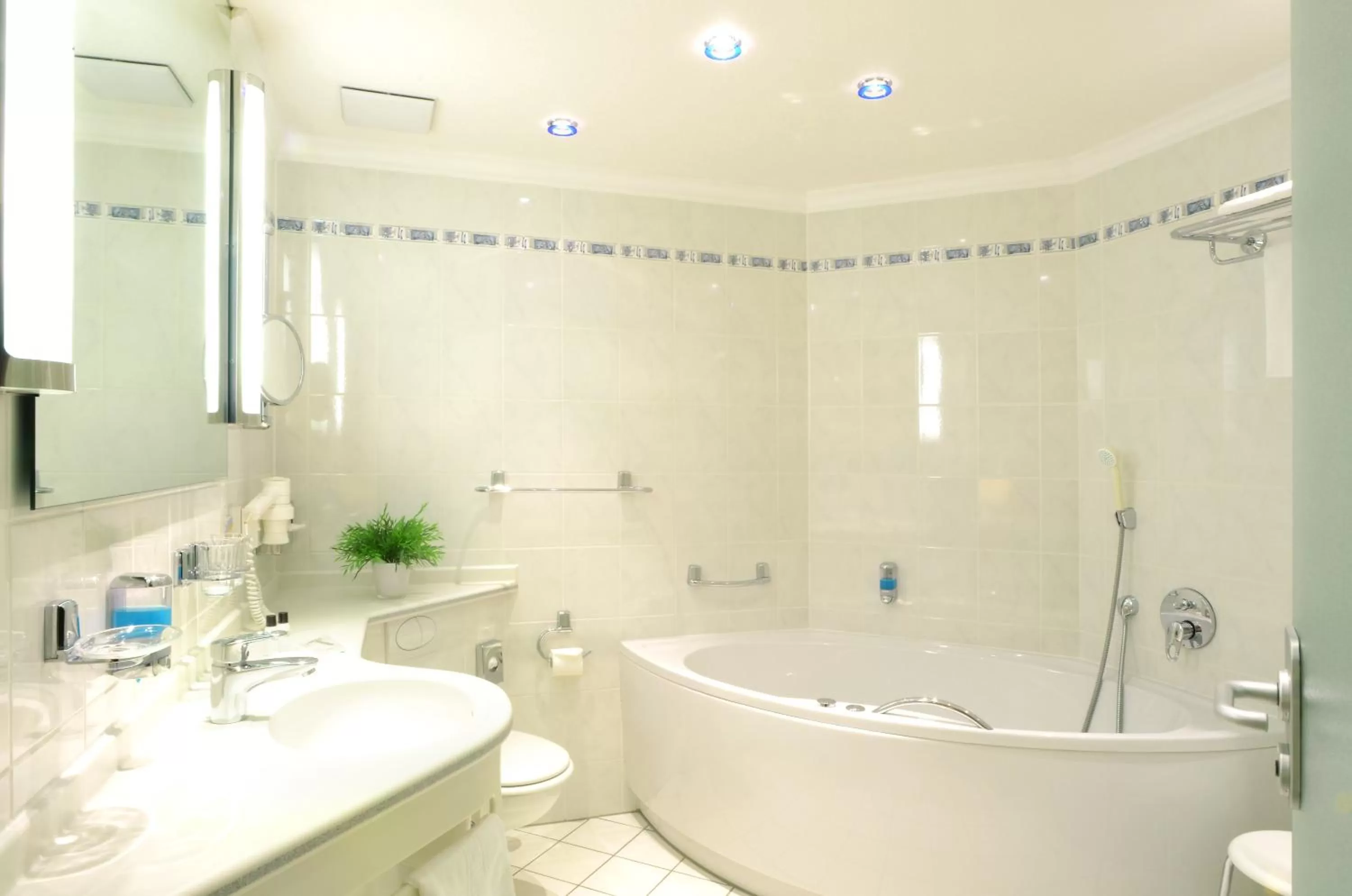 Bathroom in Ringhotel Loew's Merkur